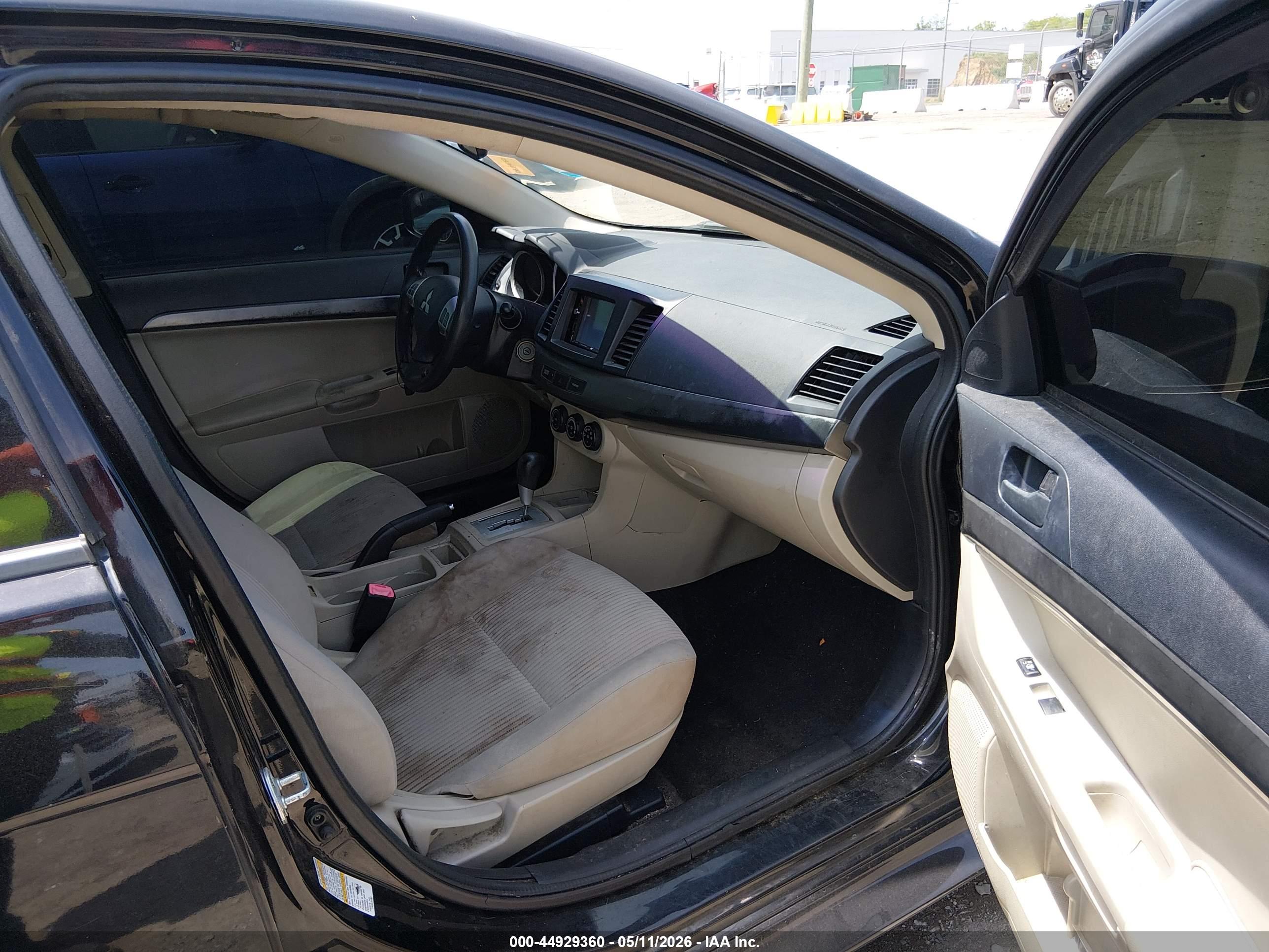 MITSUBISHI LANCER image 5
