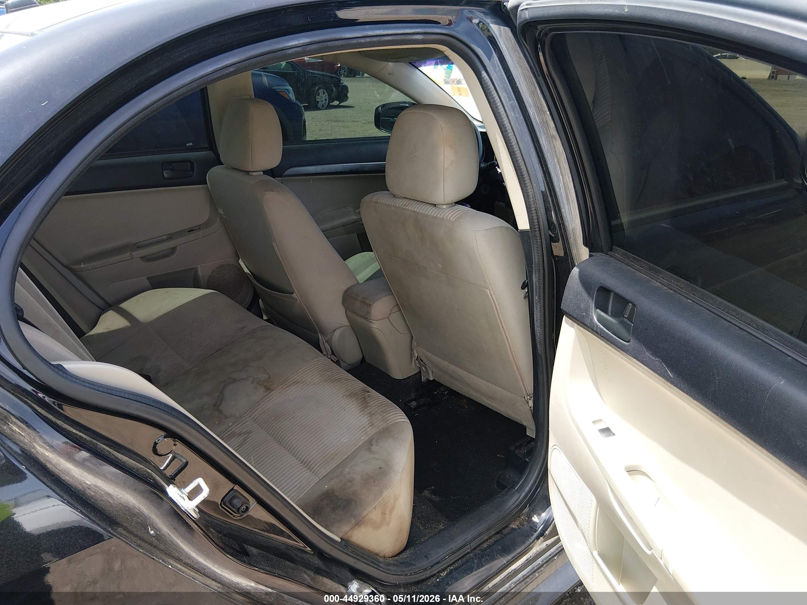 MITSUBISHI LANCER image 8