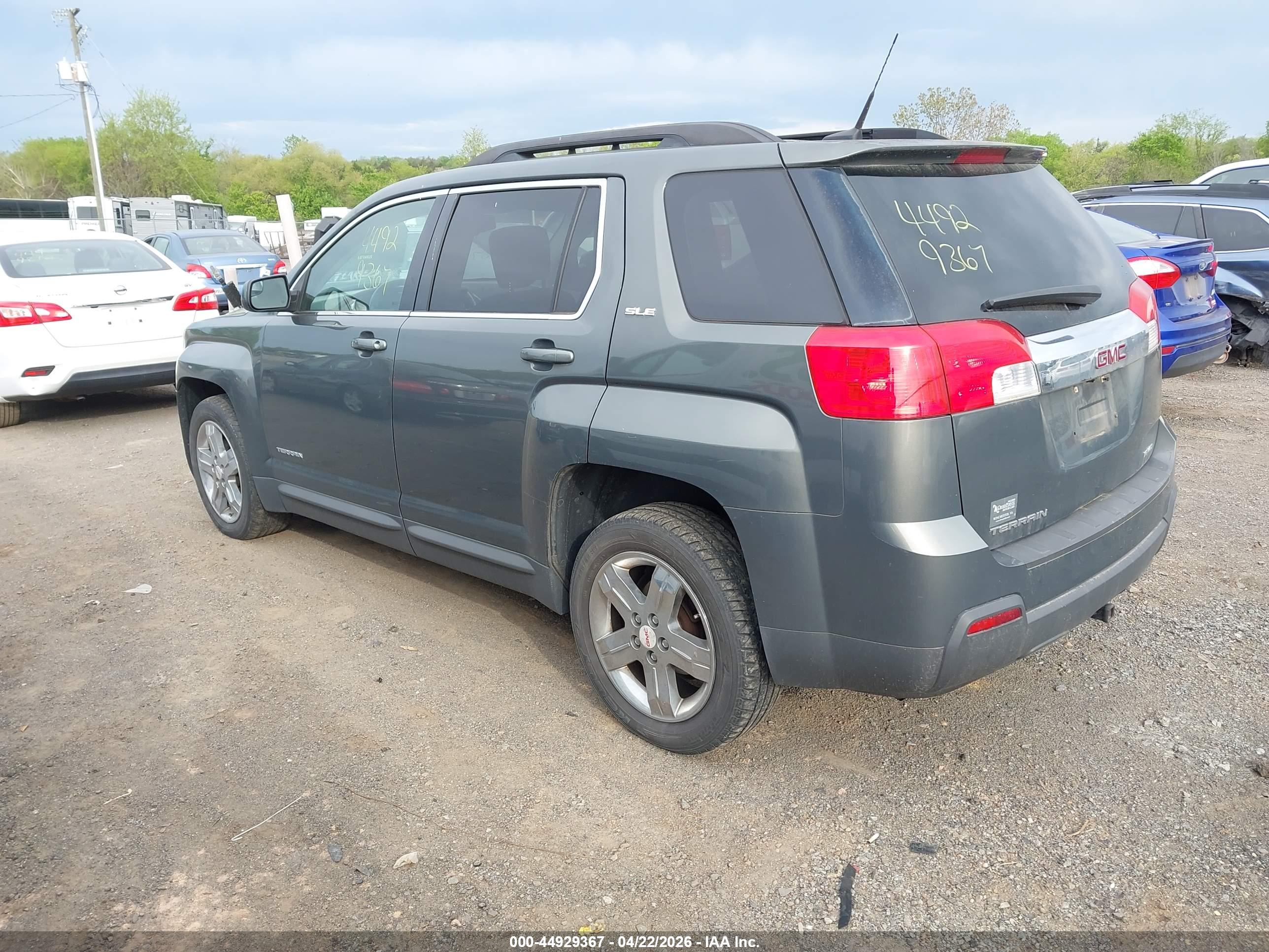 GMC TERRAIN image 3