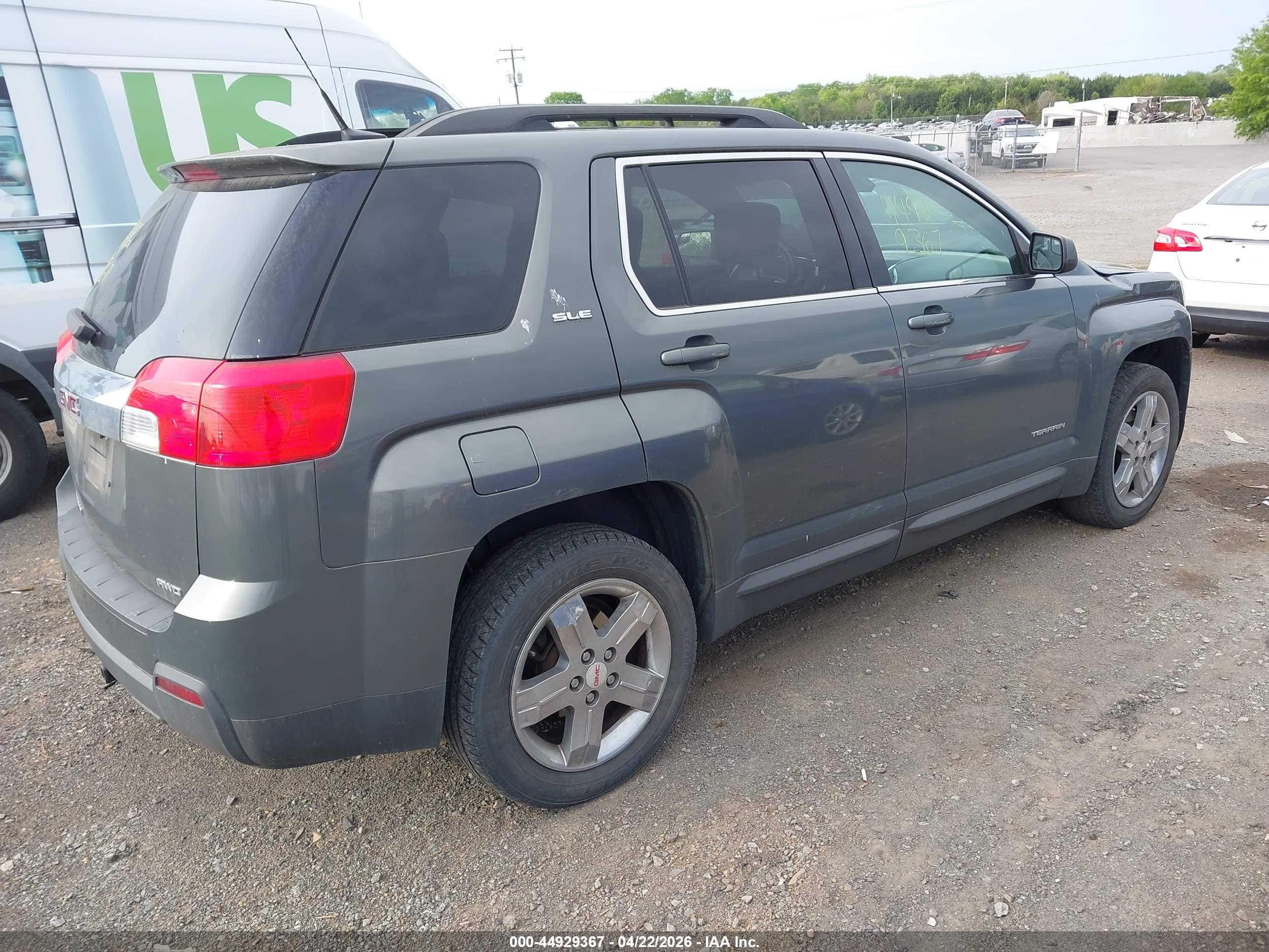 GMC TERRAIN image 4