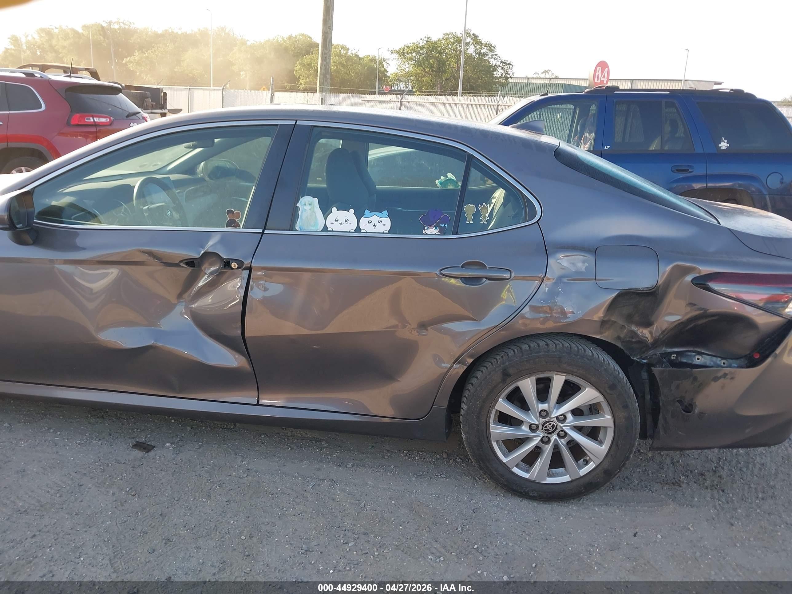 TOYOTA CAMRY image 6