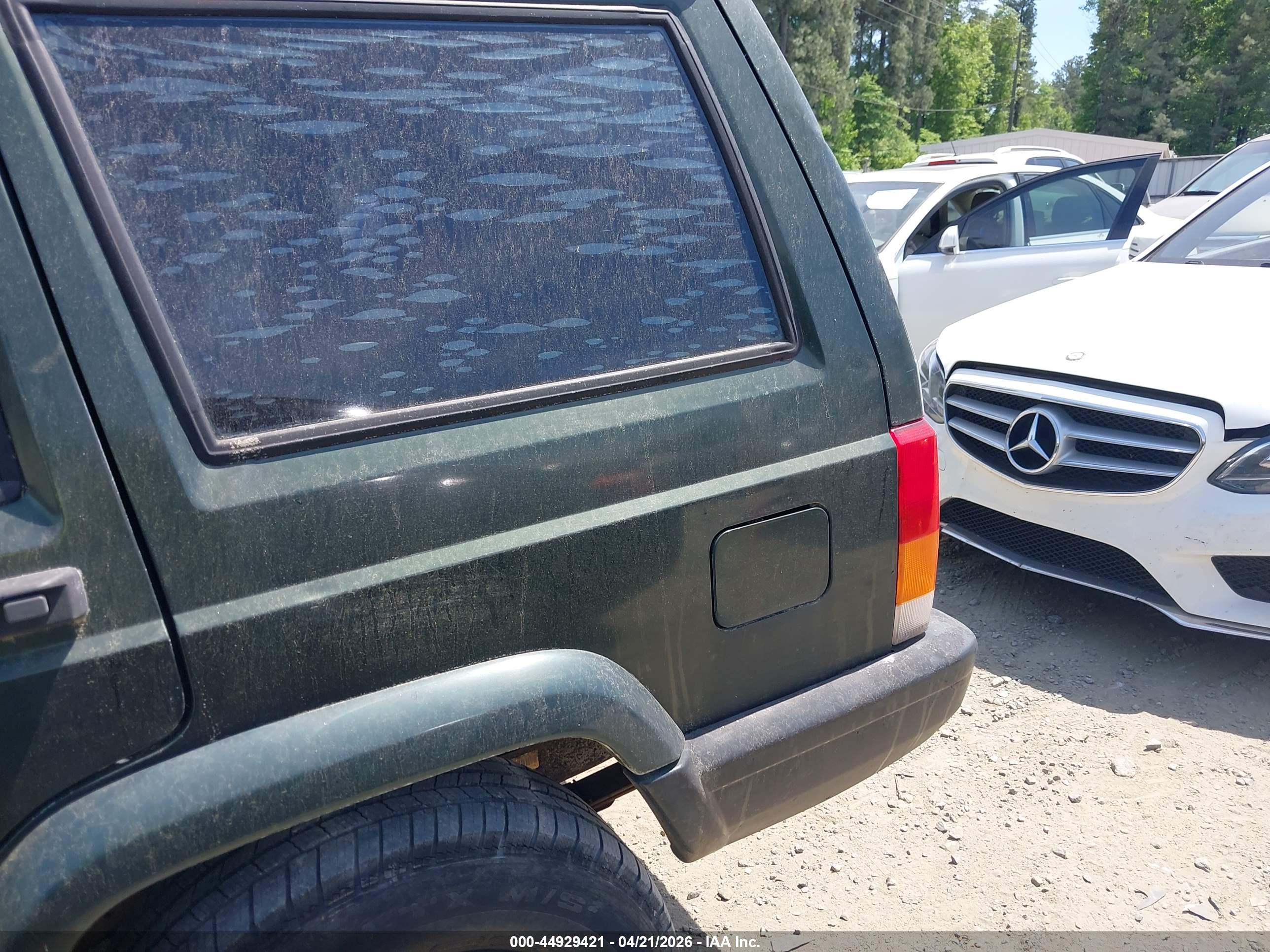 JEEP CHEROKEE image 6