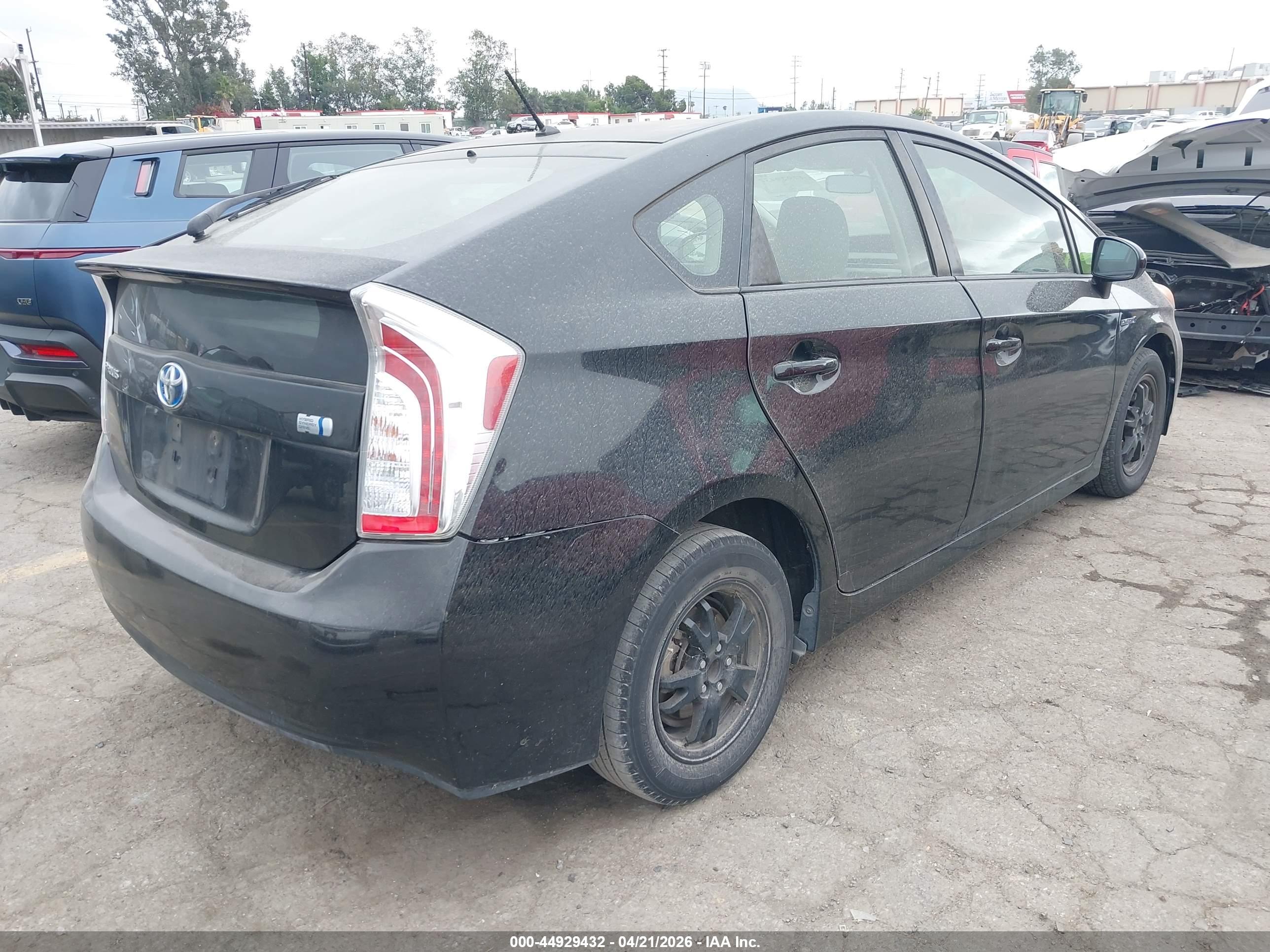 TOYOTA PRIUS image 4