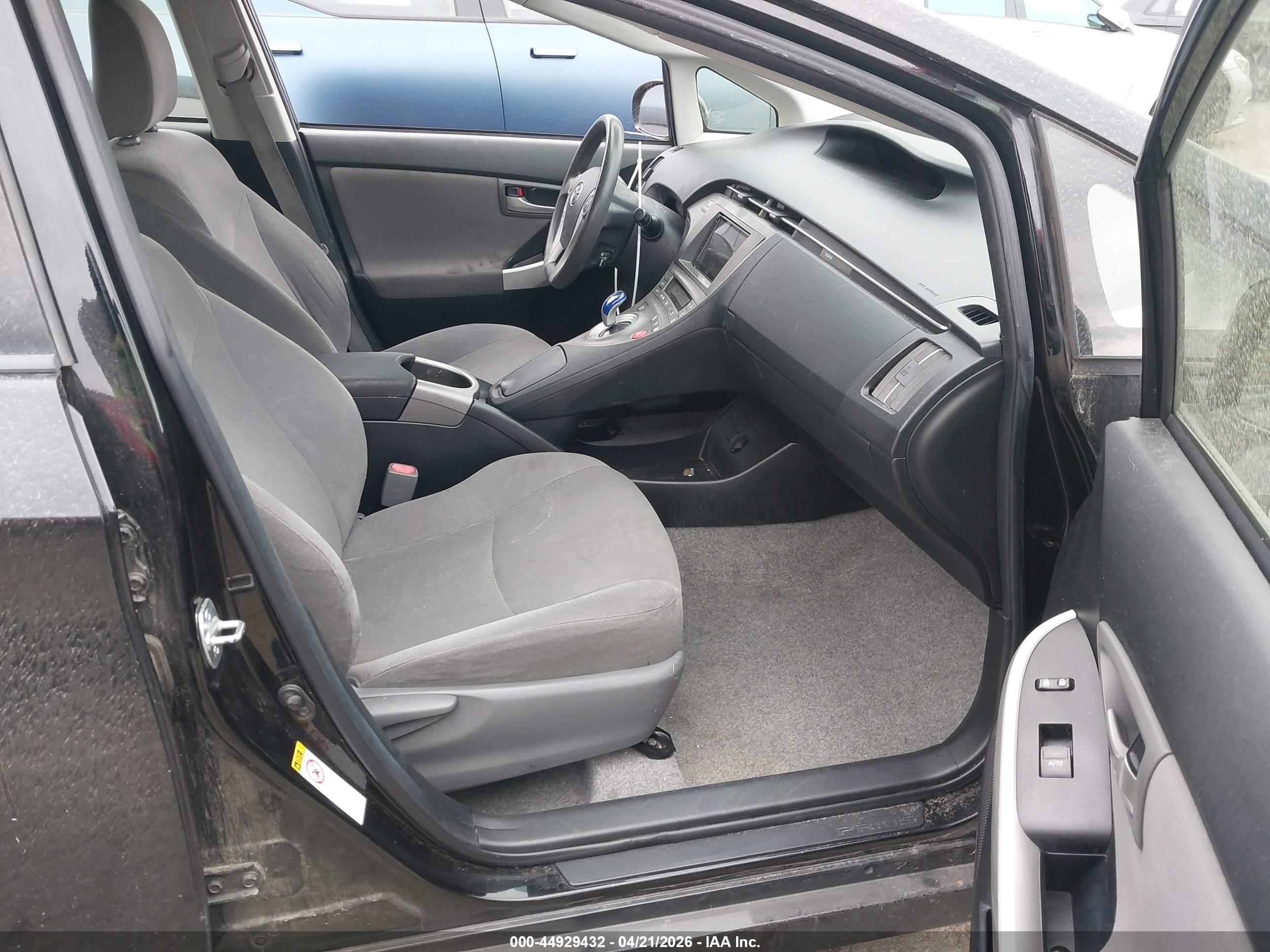 TOYOTA PRIUS image 5