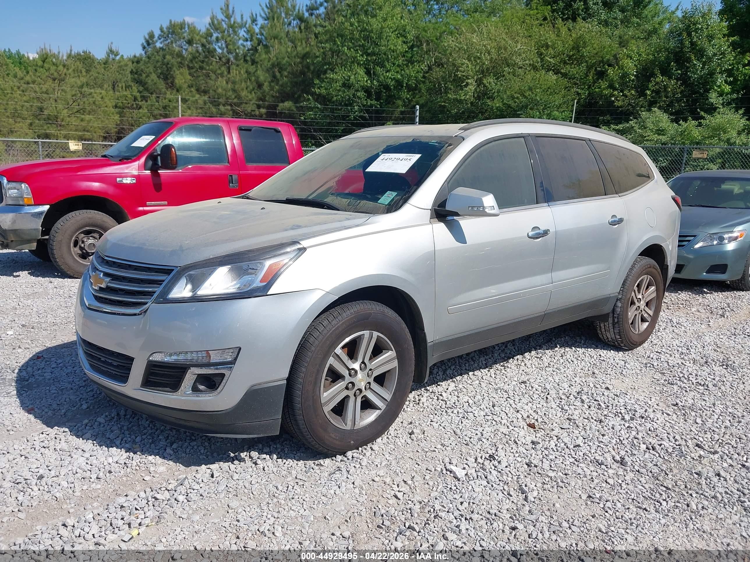 CHEVROLET TRAVERSE image 2