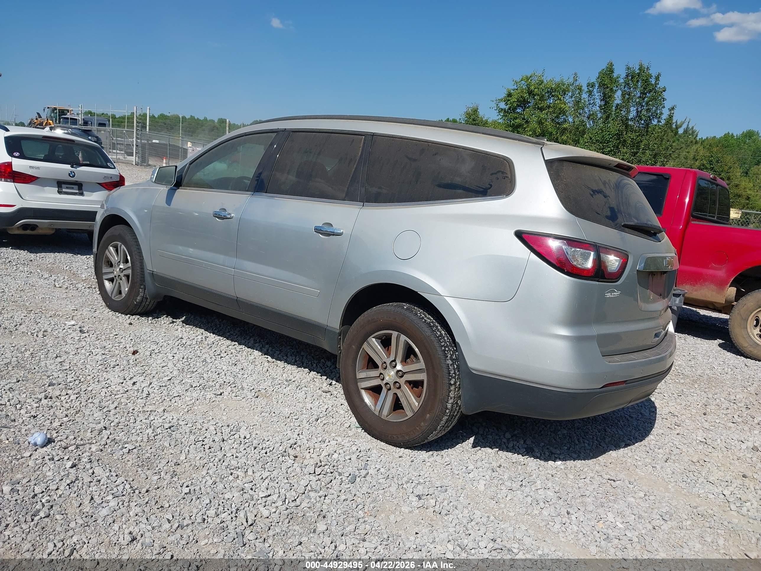 CHEVROLET TRAVERSE image 3