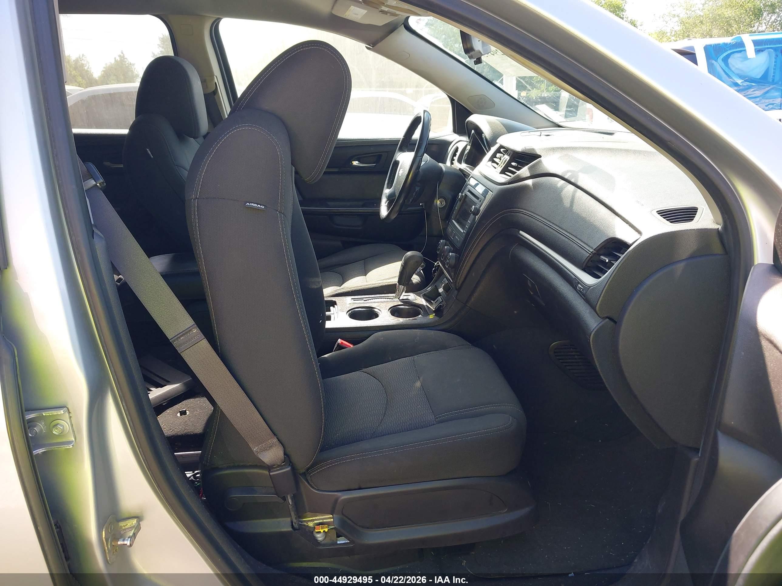 CHEVROLET TRAVERSE image 5