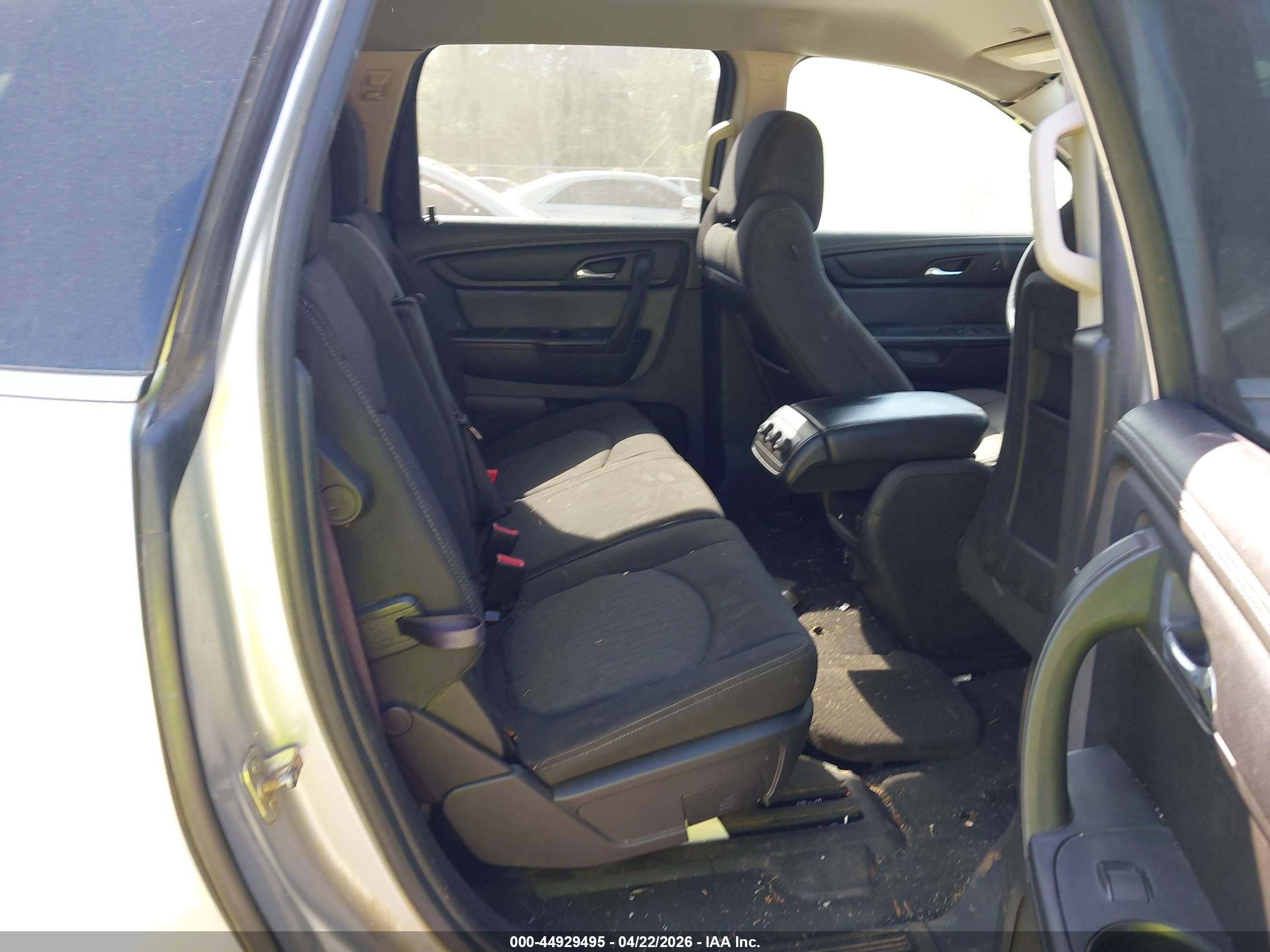 CHEVROLET TRAVERSE image 8