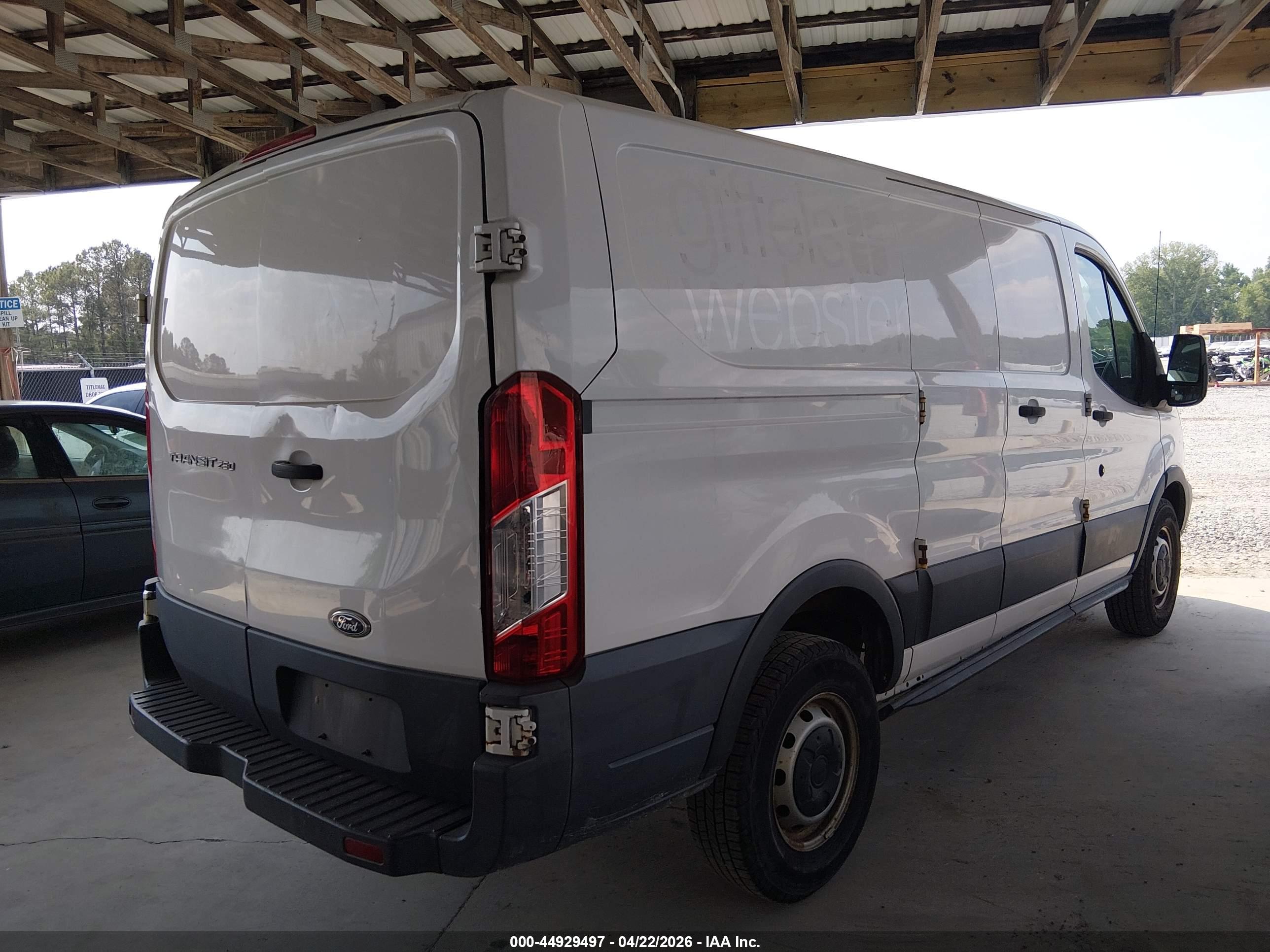 FORD TRANSIT-250 image 4