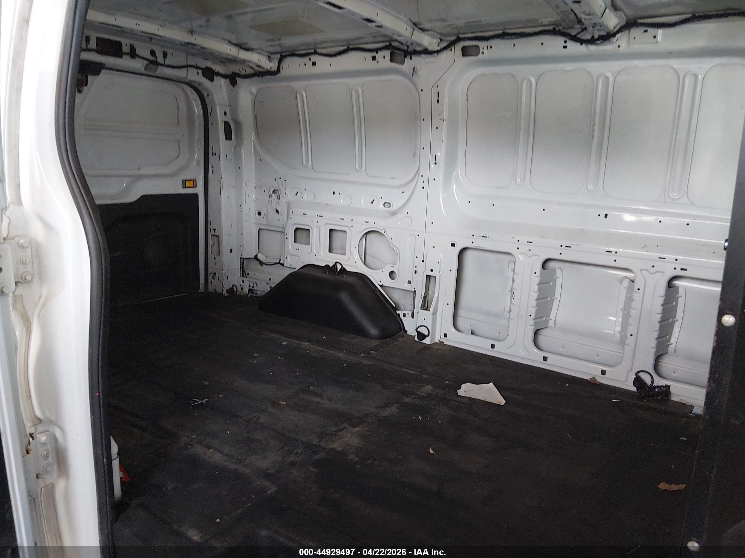 FORD TRANSIT-250 image 8