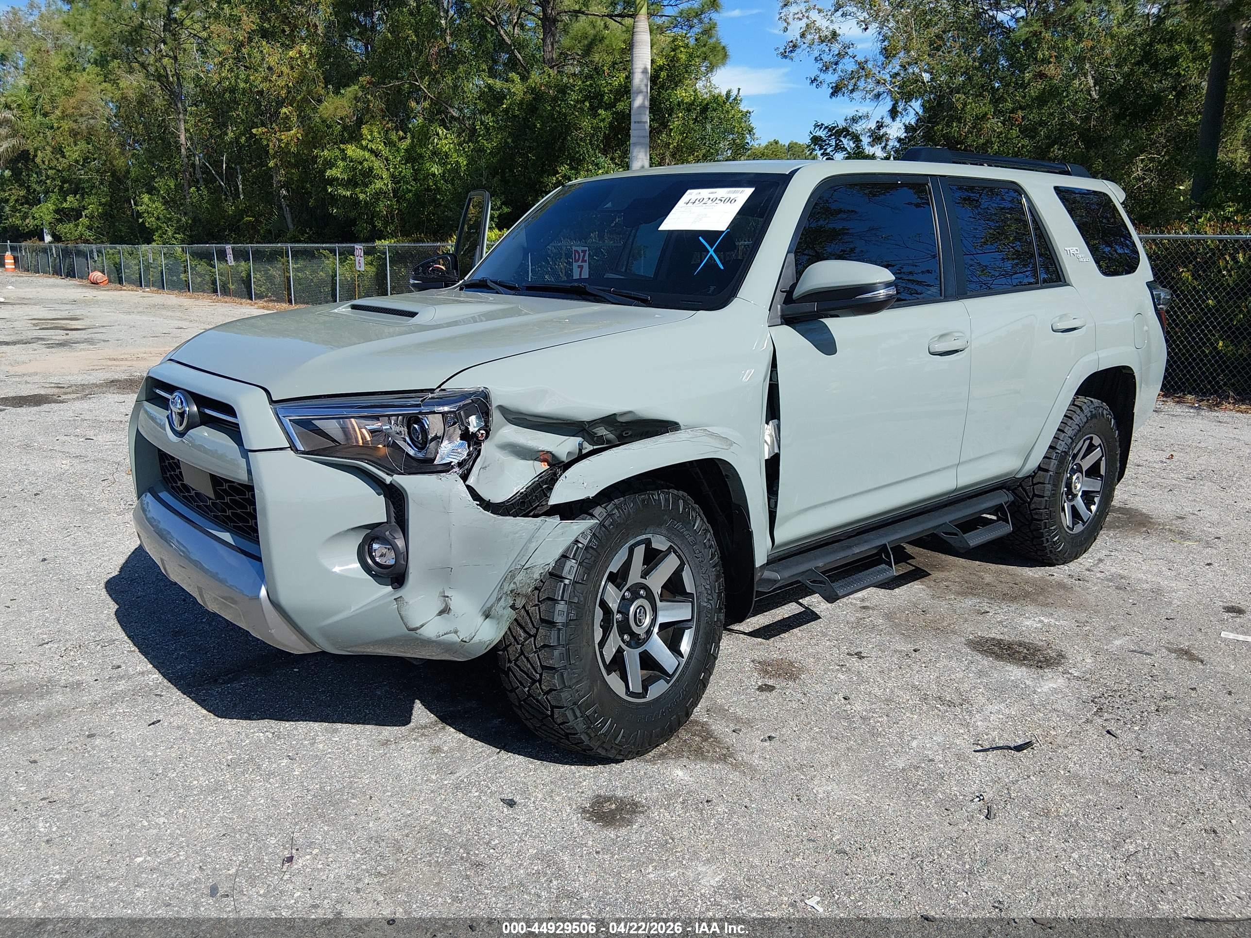 TOYOTA 4RUNNER image 2