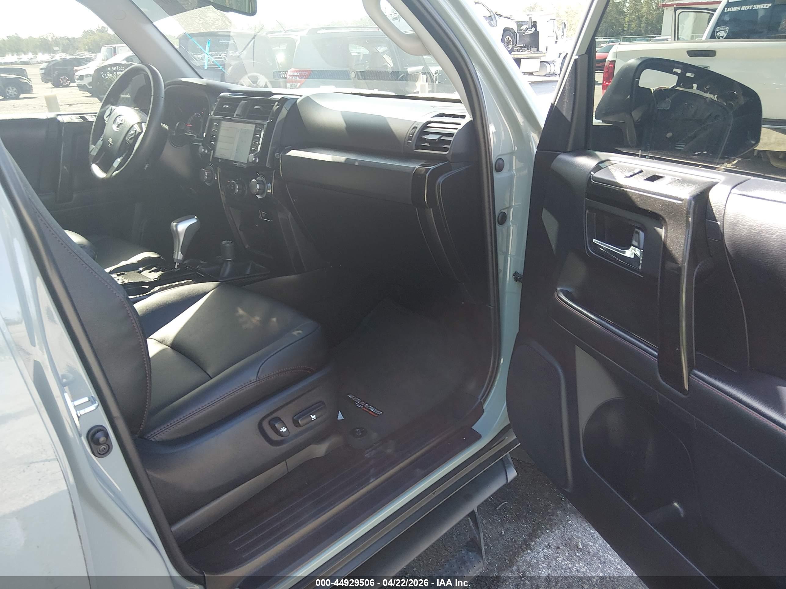 TOYOTA 4RUNNER image 5