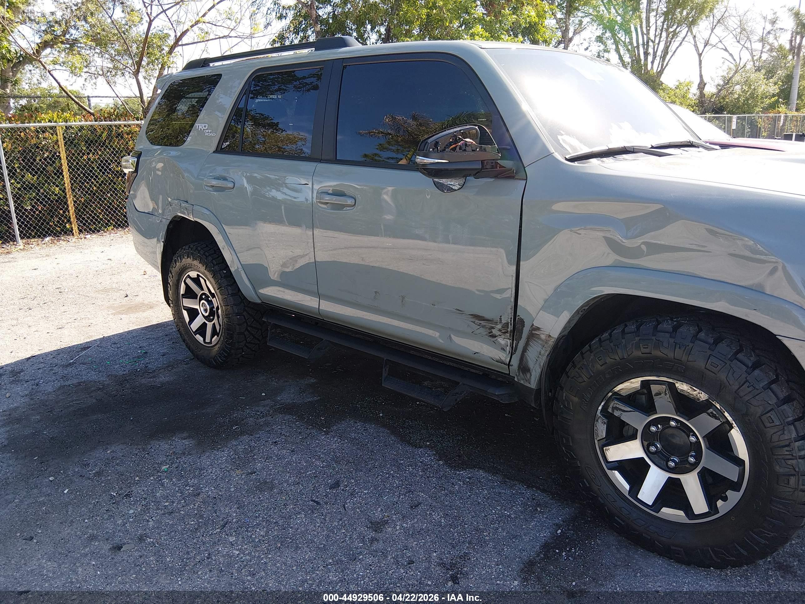 TOYOTA 4RUNNER image 6