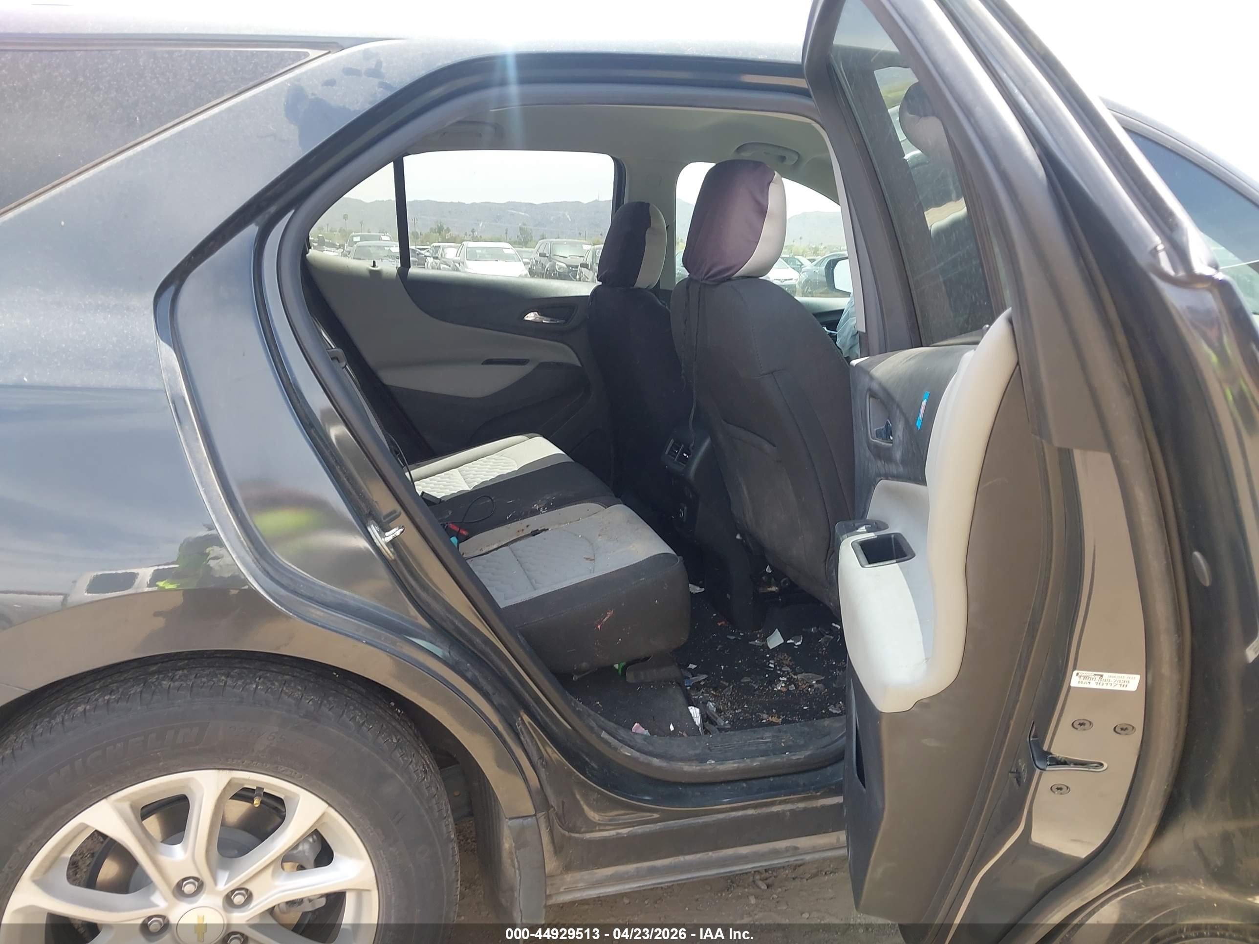 CHEVROLET EQUINOX image 8