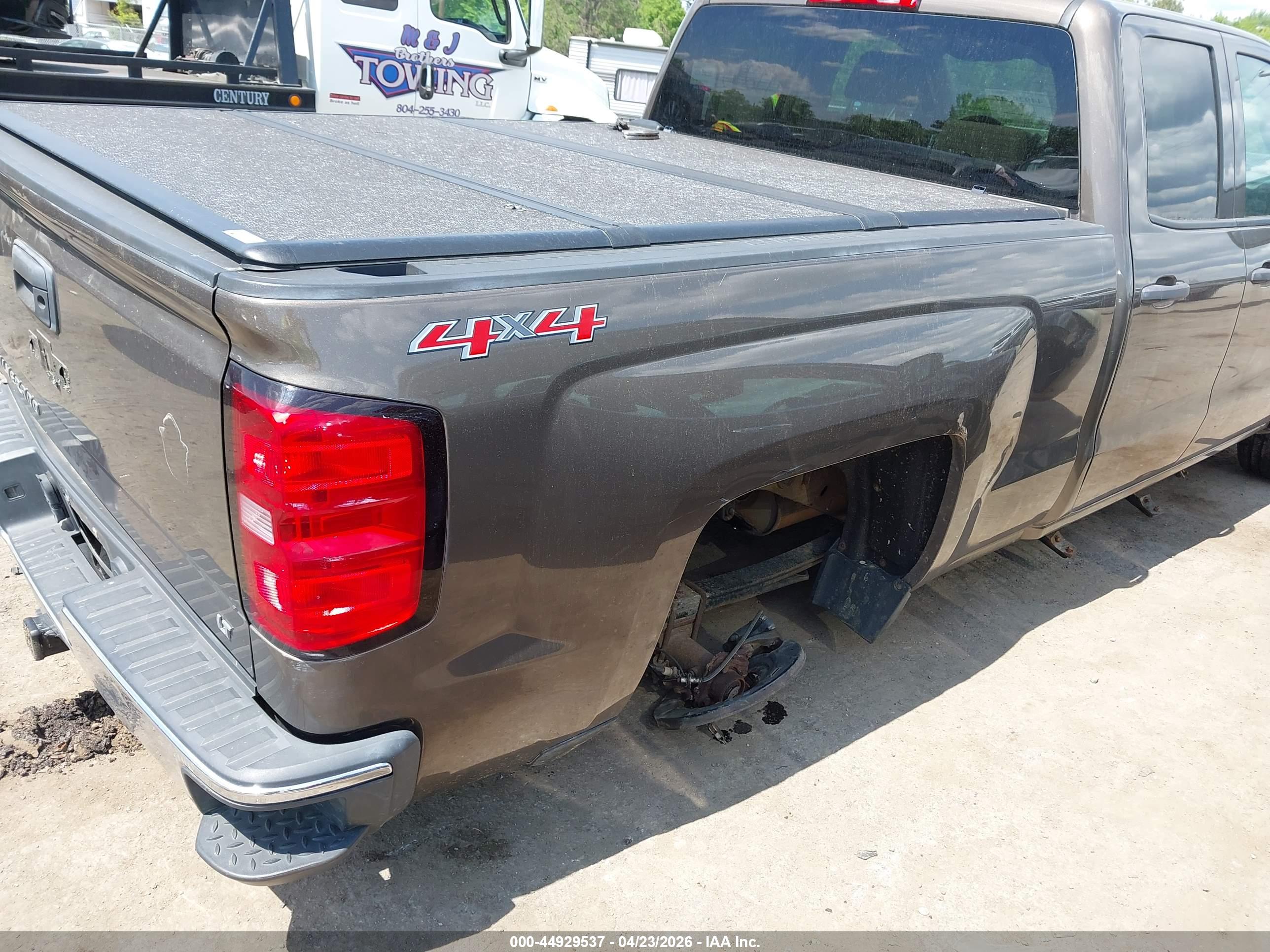CHEVROLET SILVERADO image 6