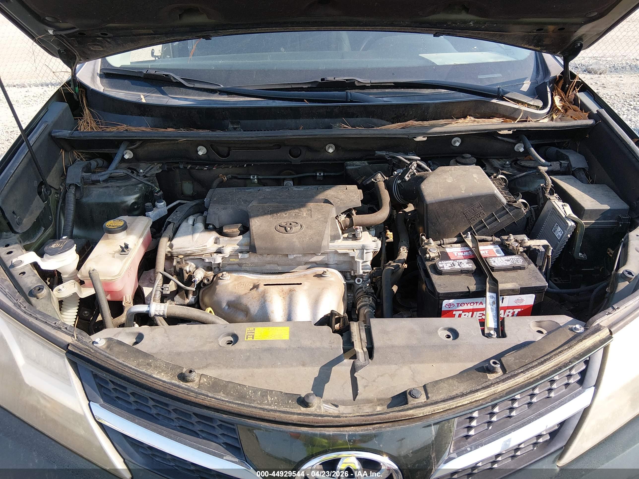 TOYOTA RAV4 image 10
