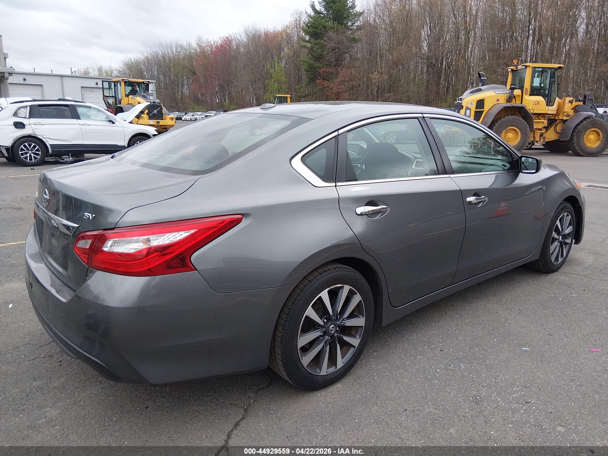 NISSAN ALTIMA image 4