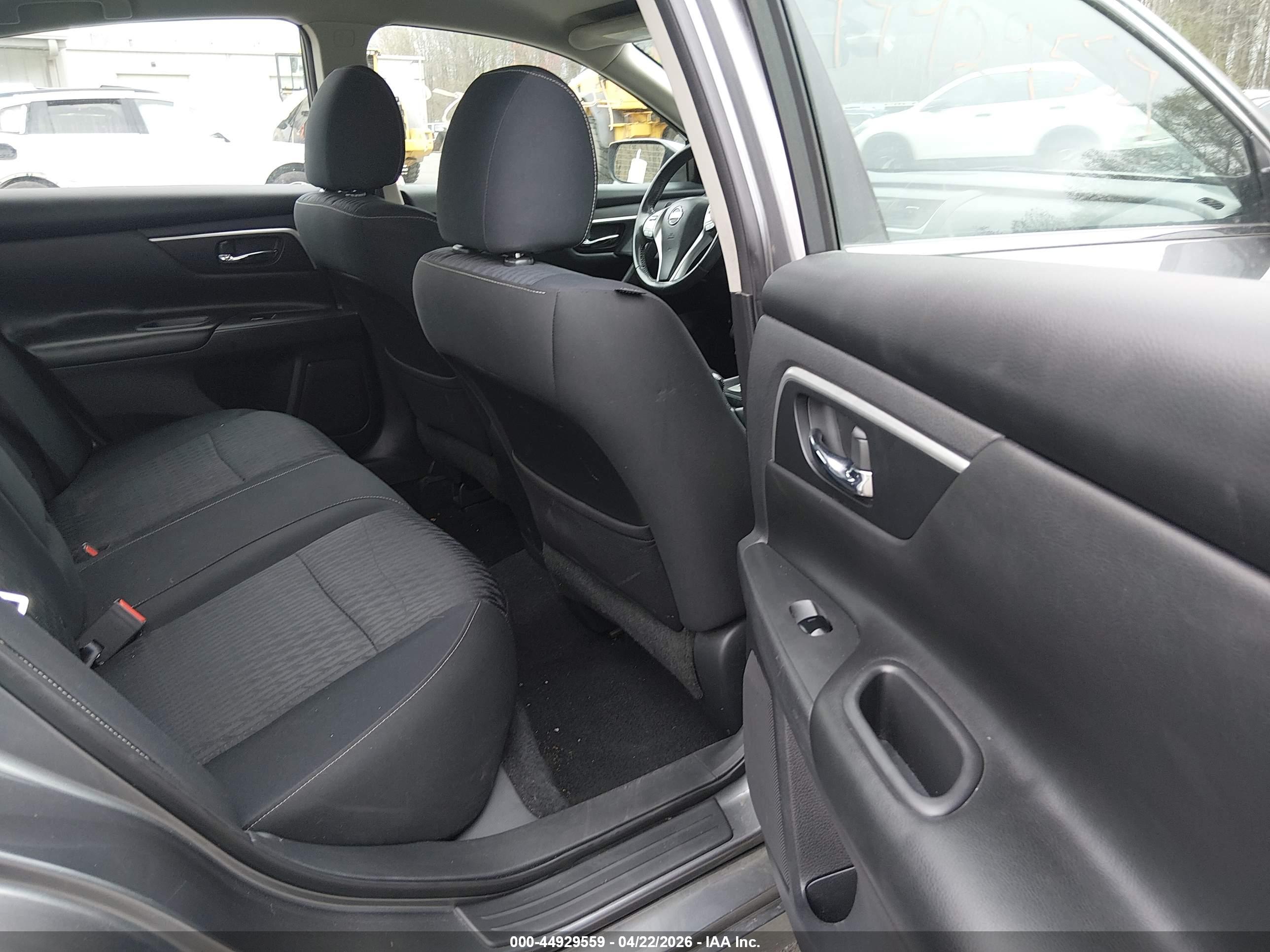 NISSAN ALTIMA image 8