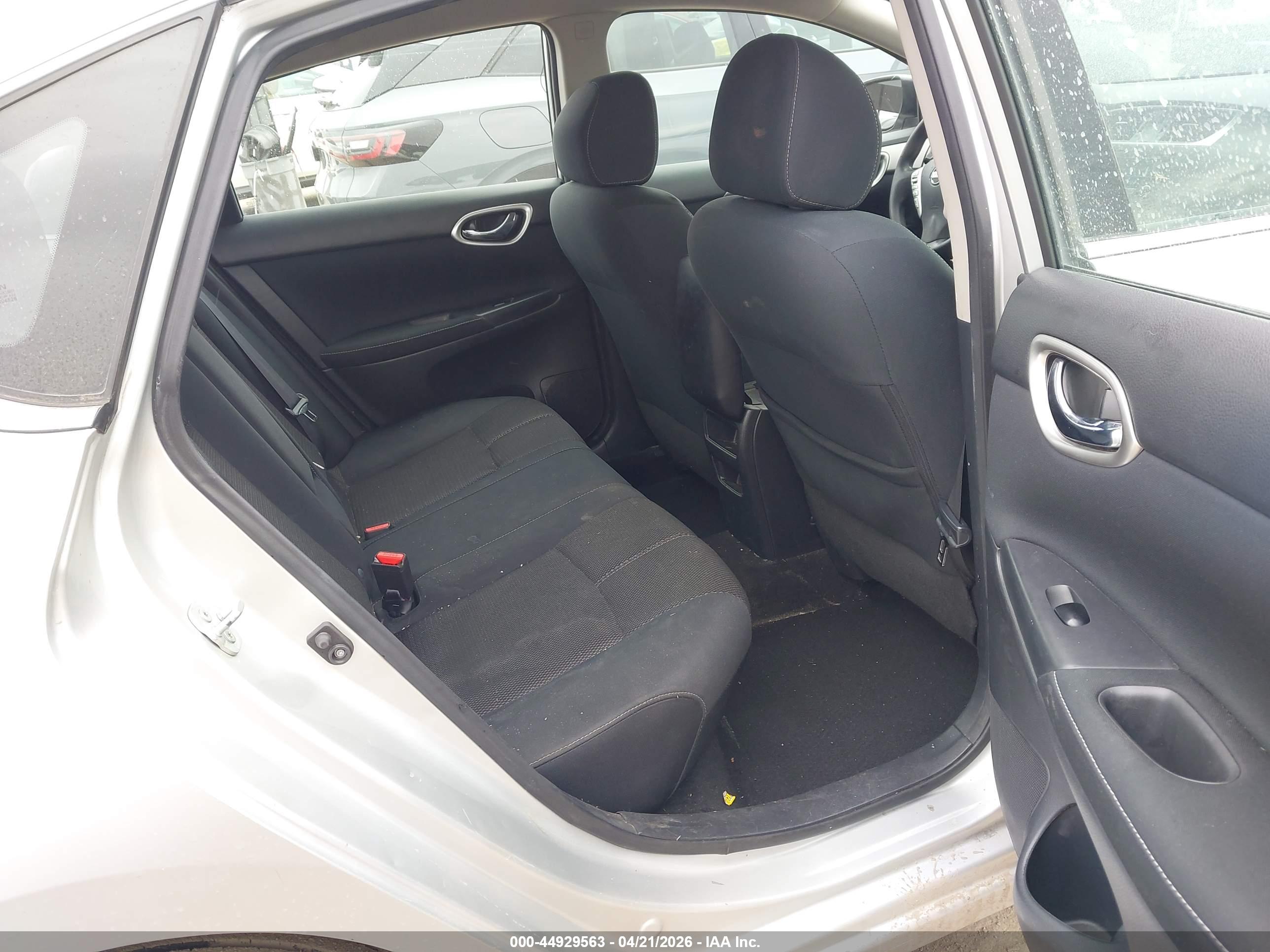 NISSAN SENTRA image 8