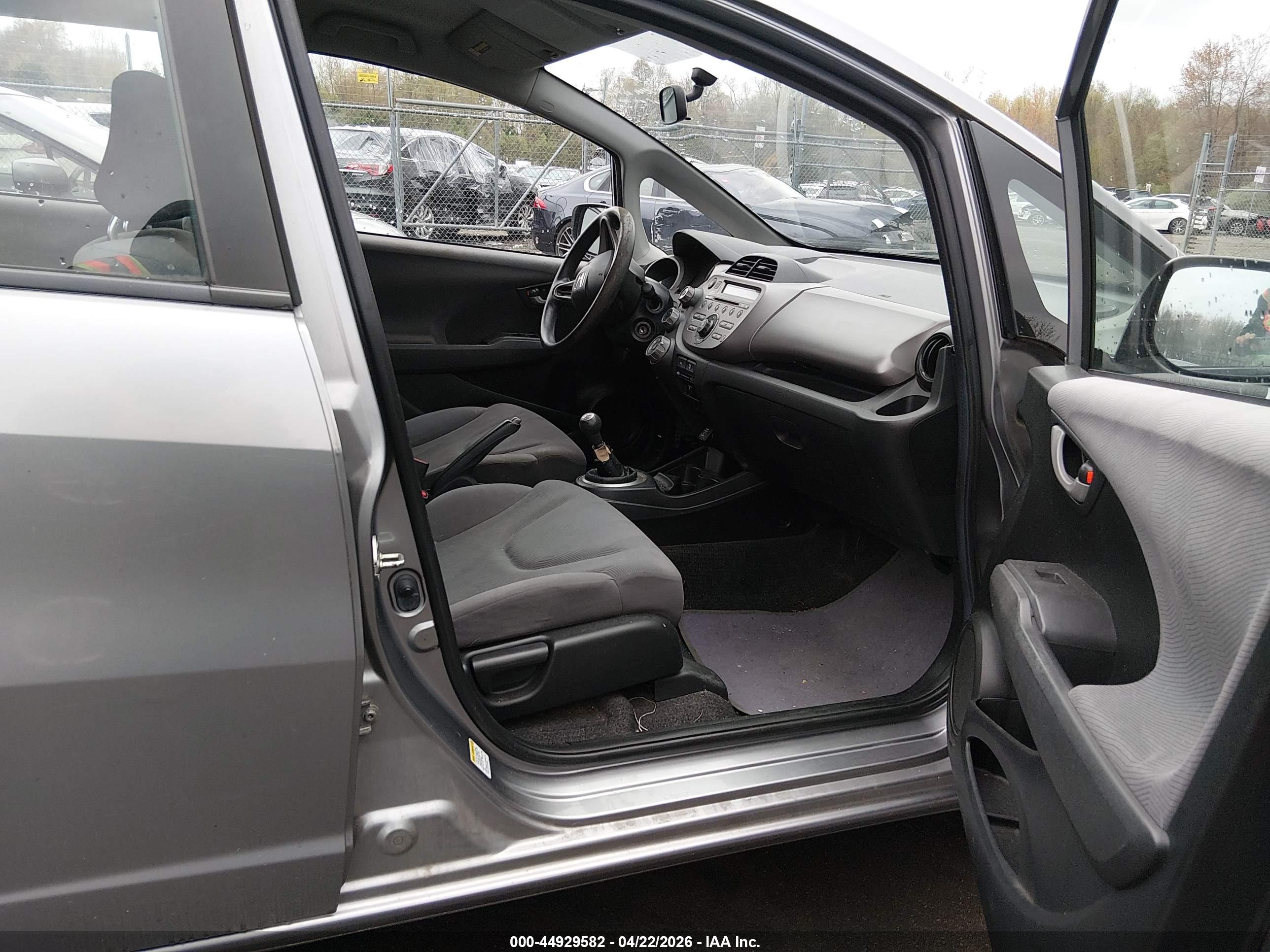 HONDA FIT image 5
