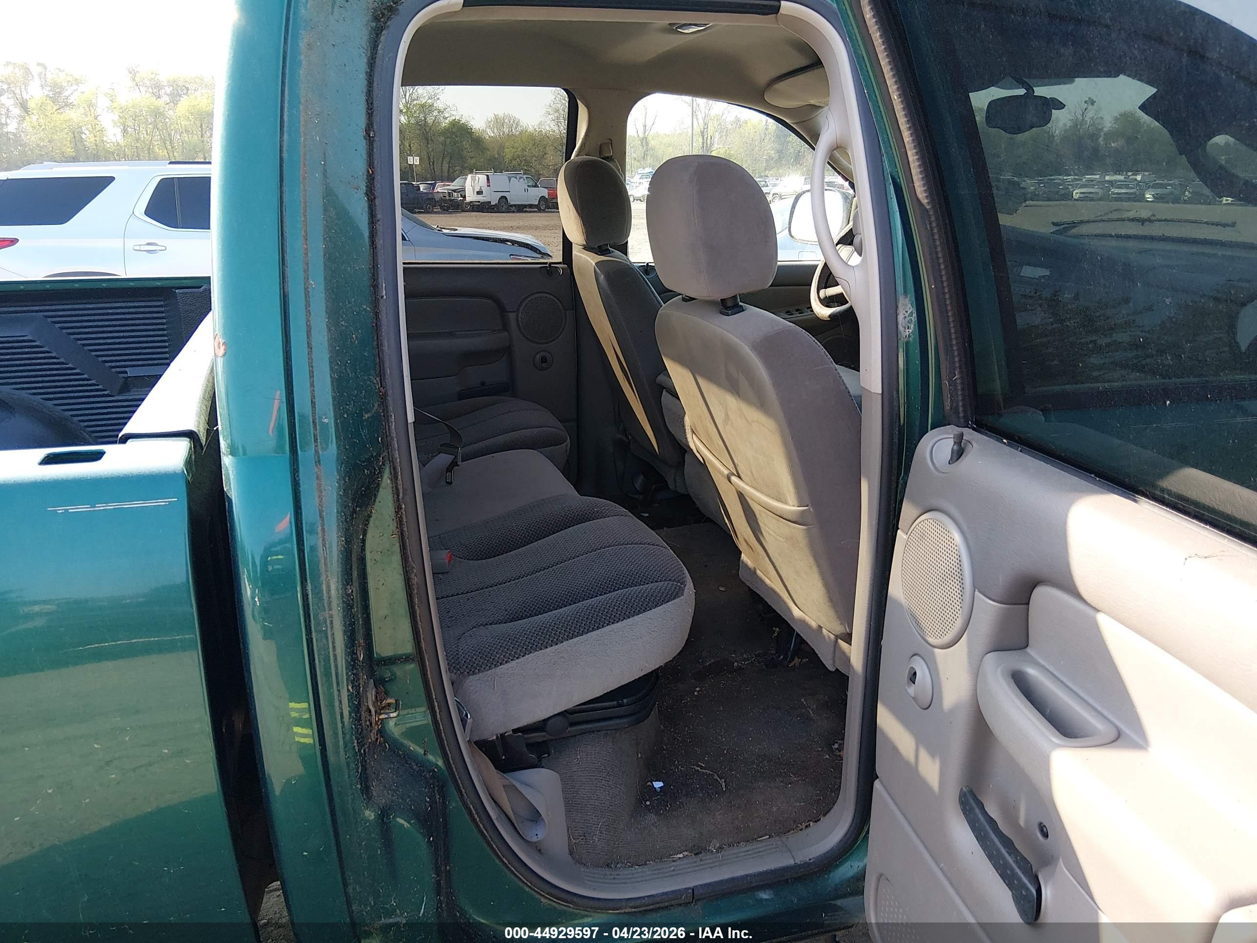 DODGE RAM image 8