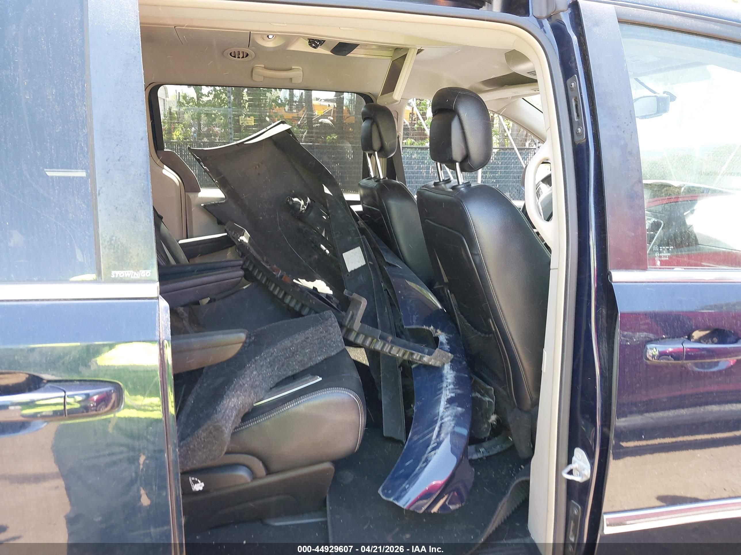 CHRYSLER TOWN image 8