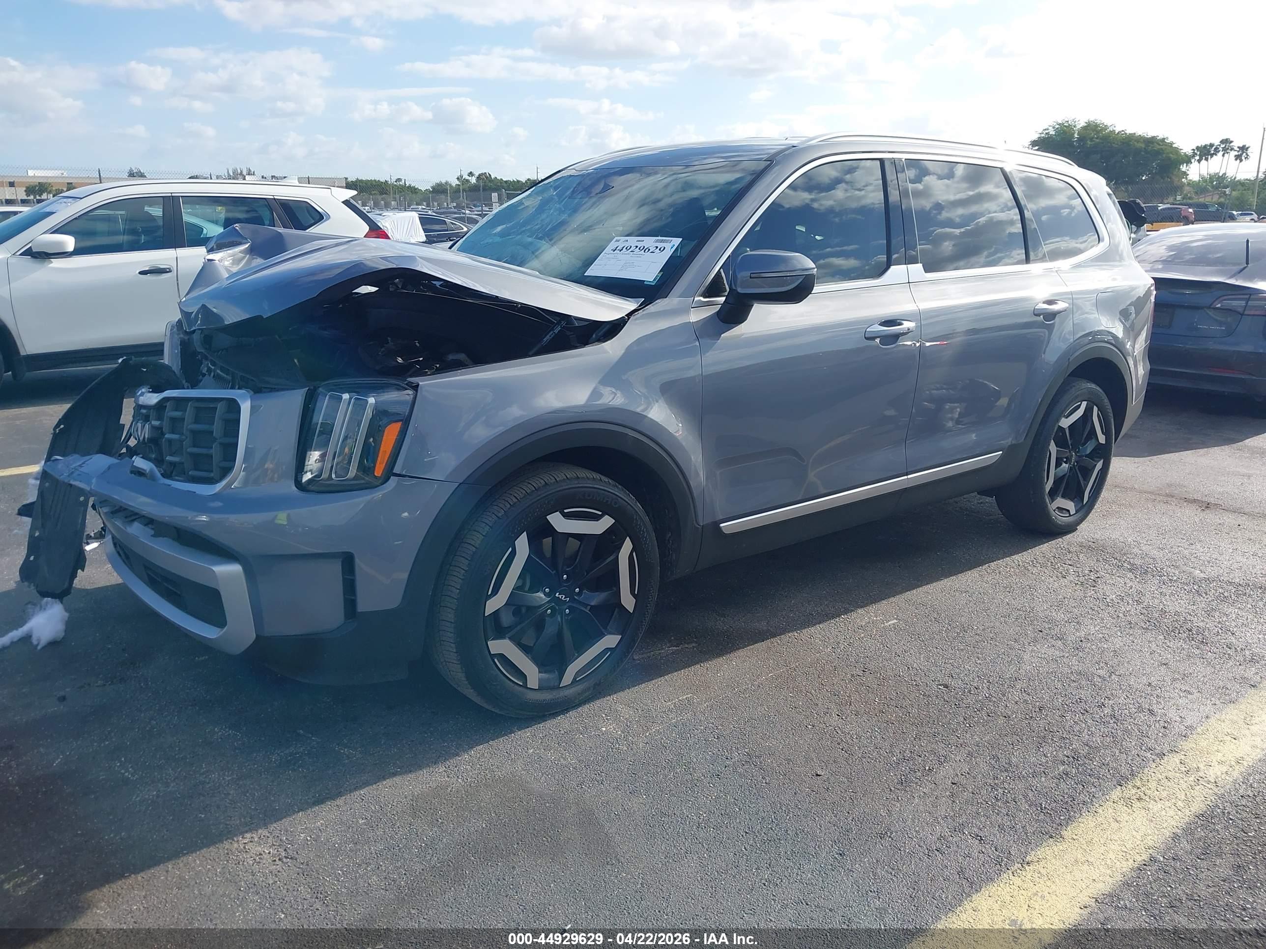 KIA TELLURIDE image 2