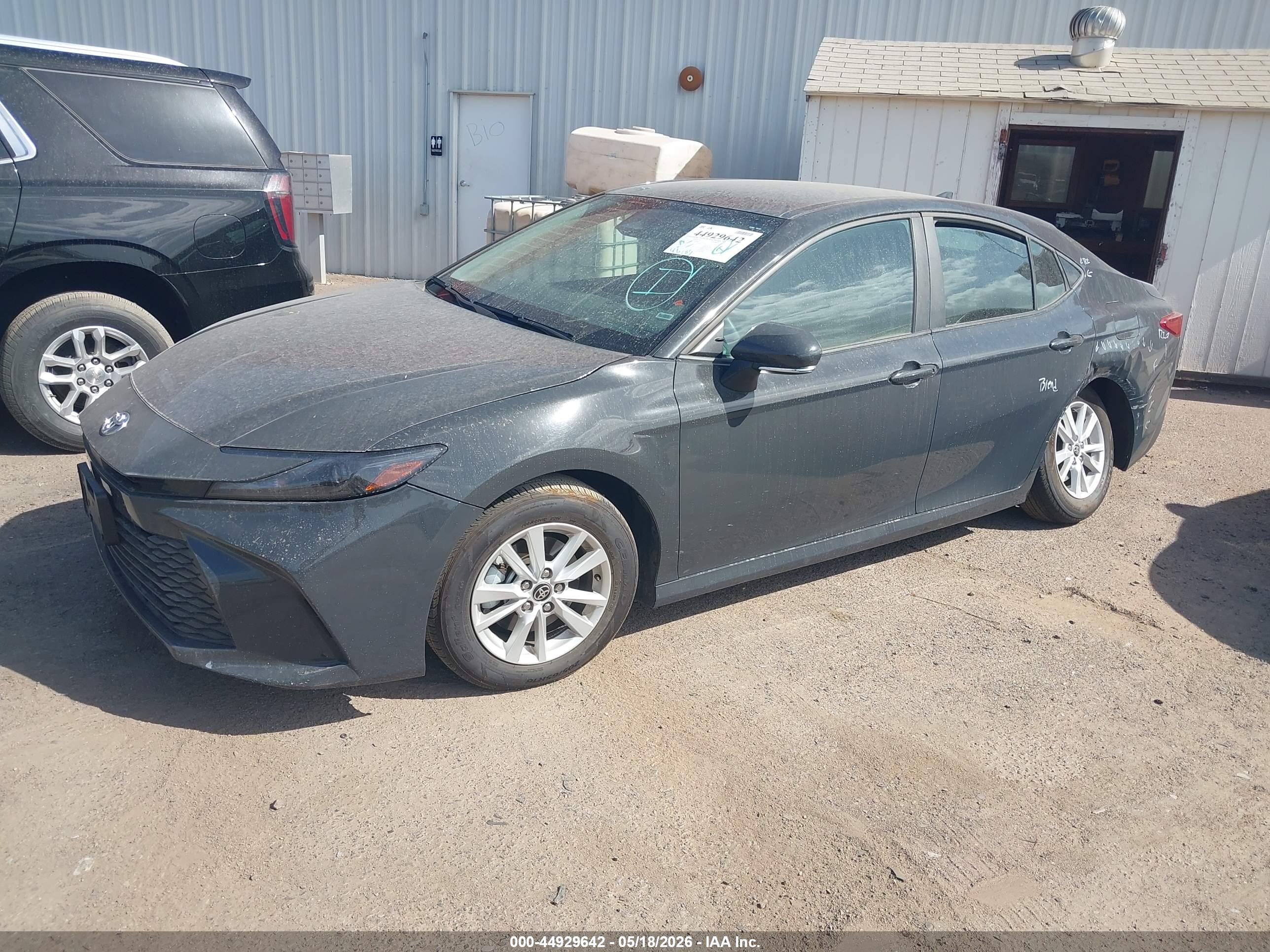 TOYOTA CAMRY image 2