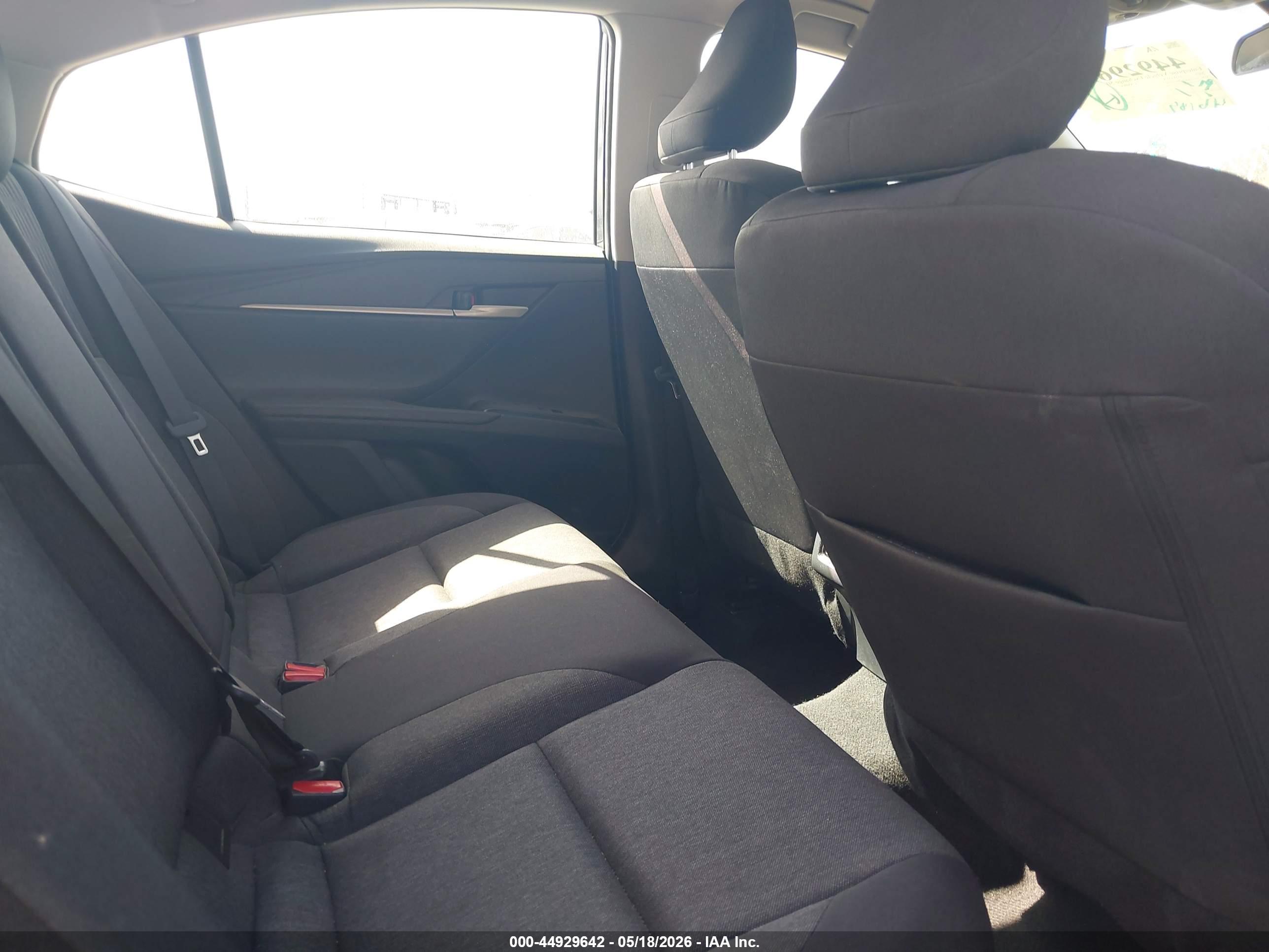 TOYOTA CAMRY image 8