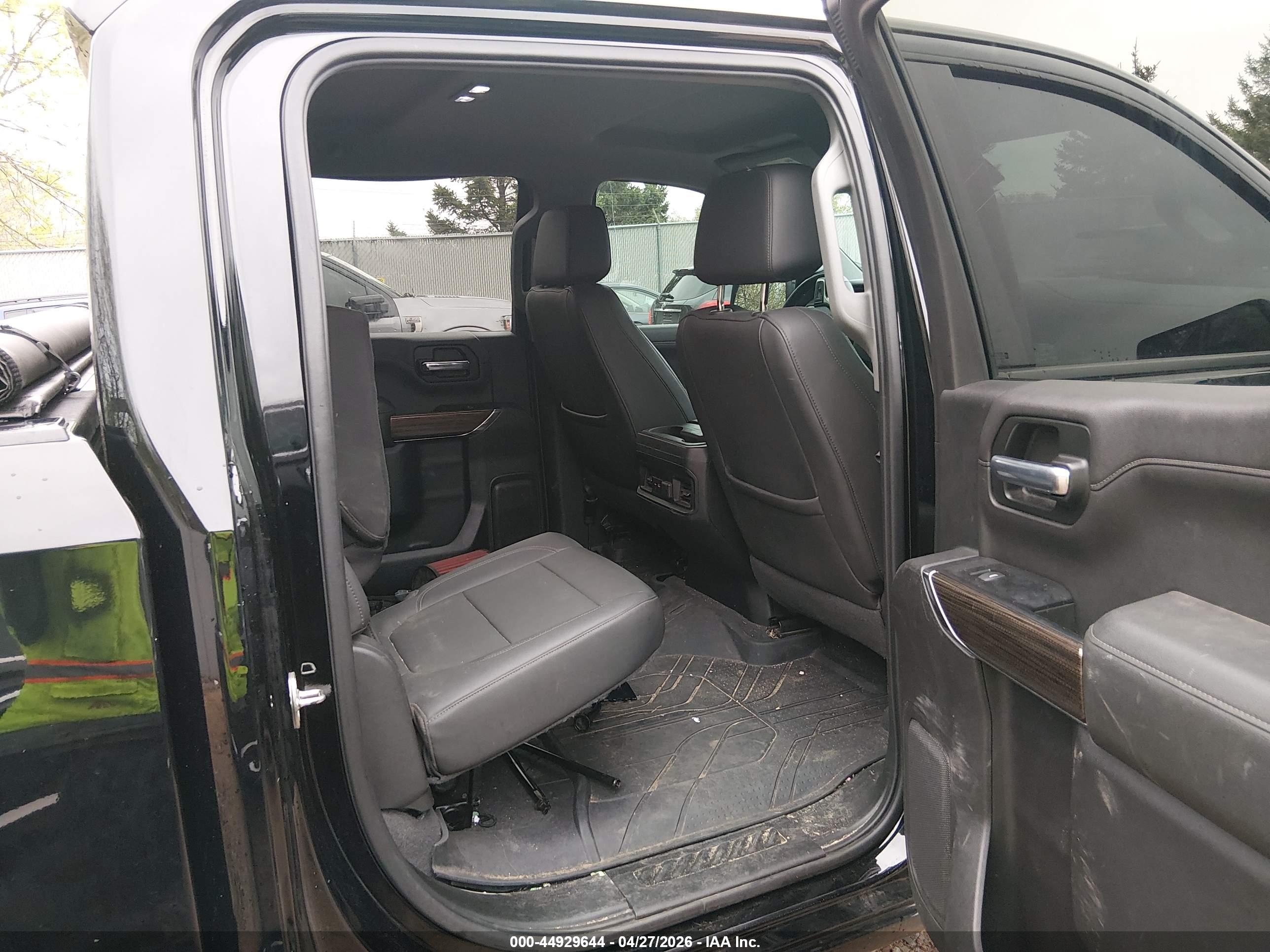 CHEVROLET SILVERADO image 8