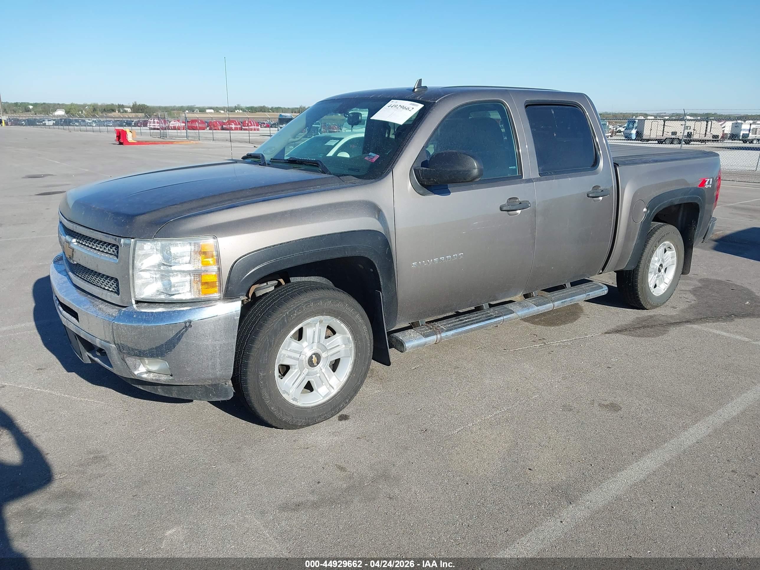 CHEVROLET SILVERADO image 2