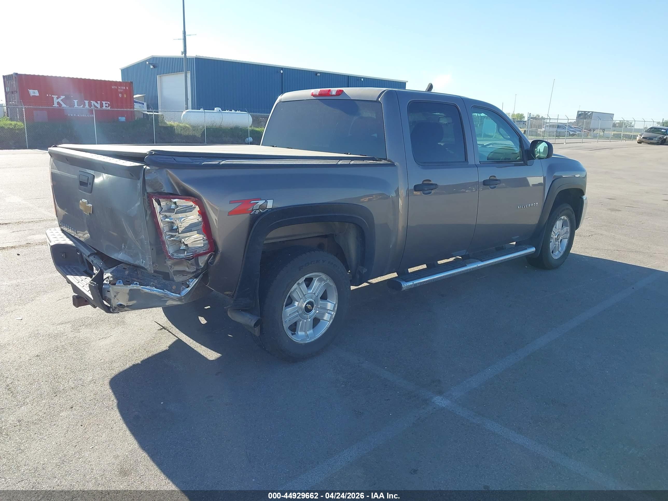 CHEVROLET SILVERADO image 4