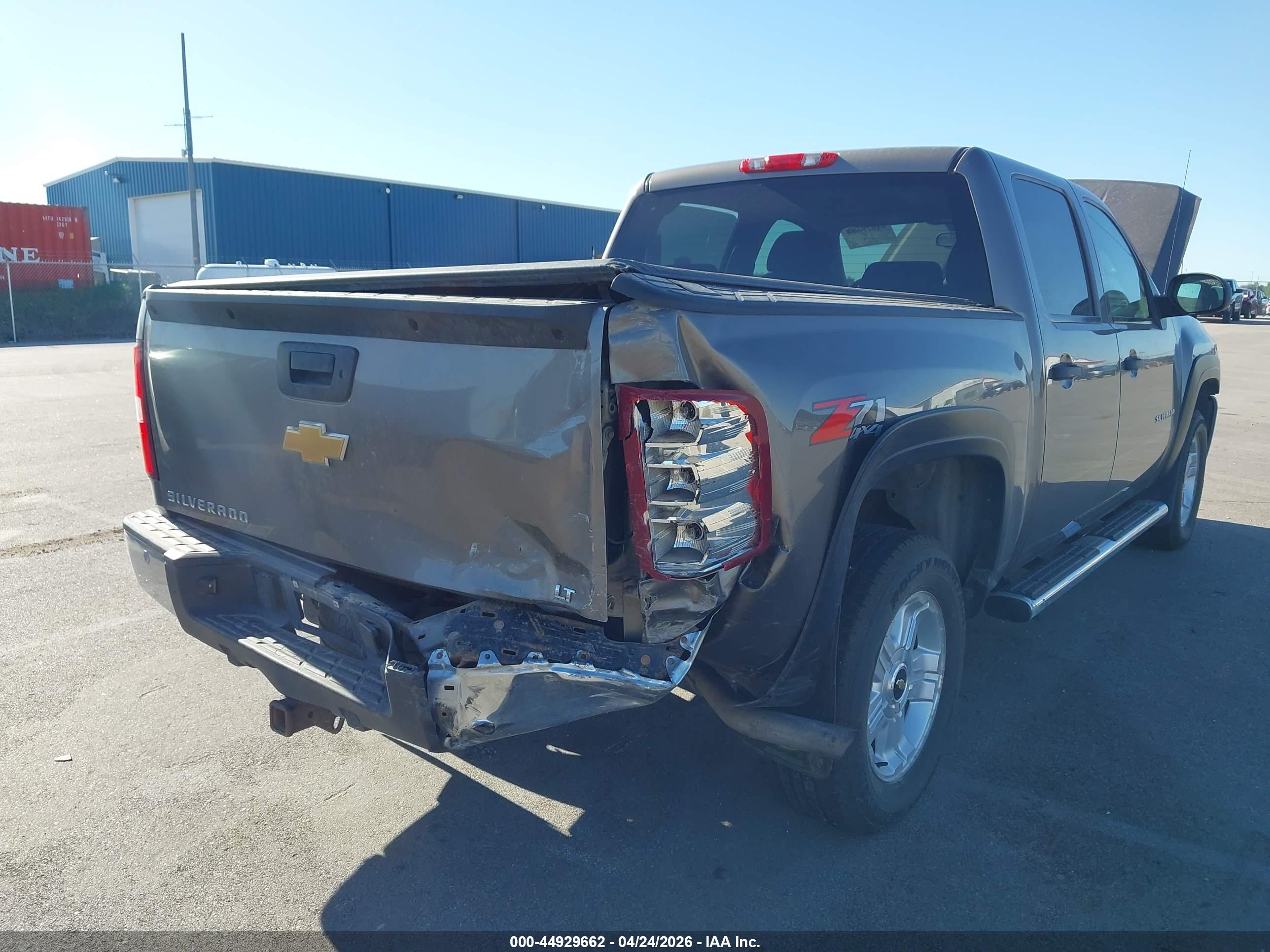 CHEVROLET SILVERADO image 6