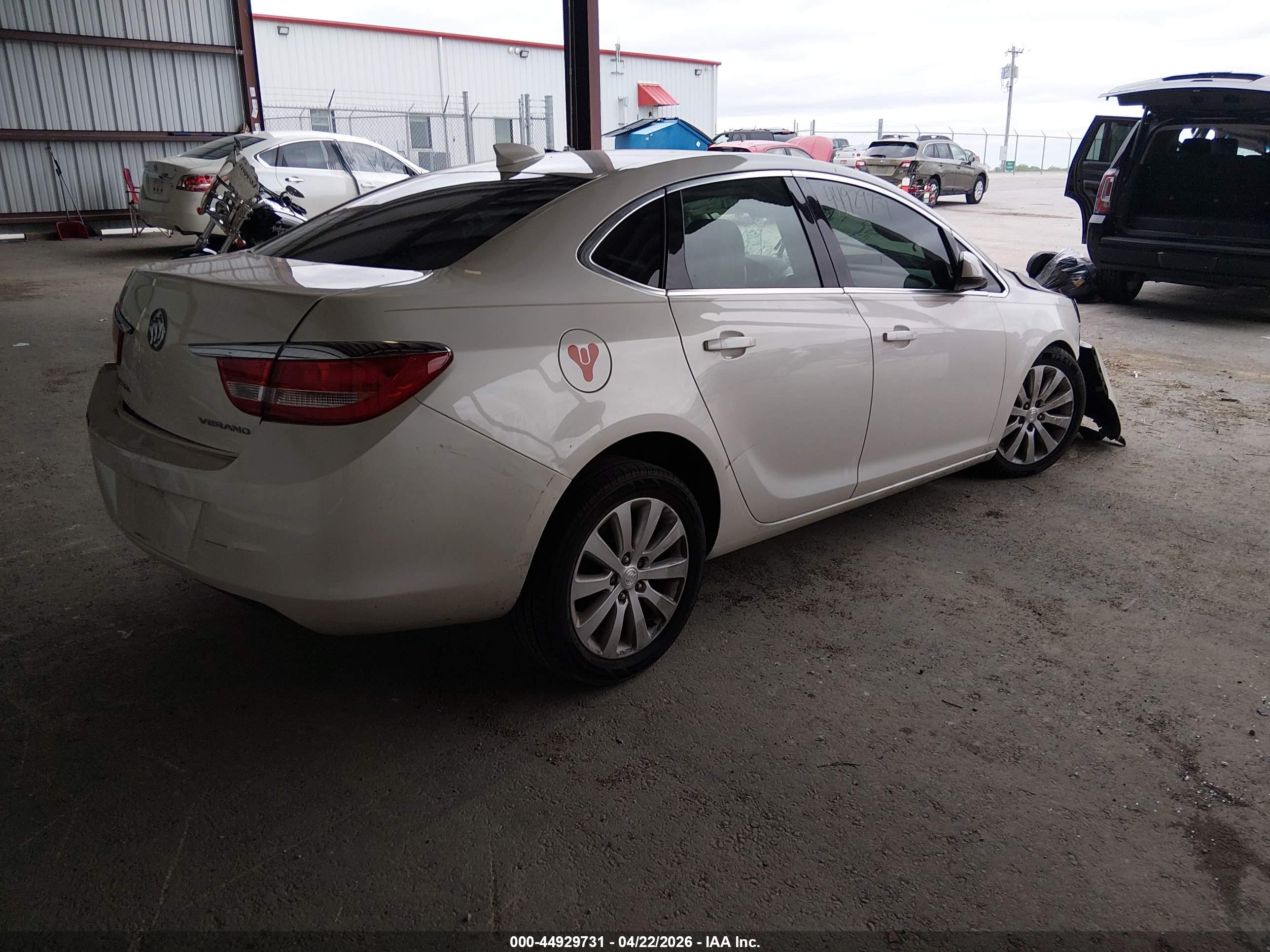 BUICK VERANO image 4