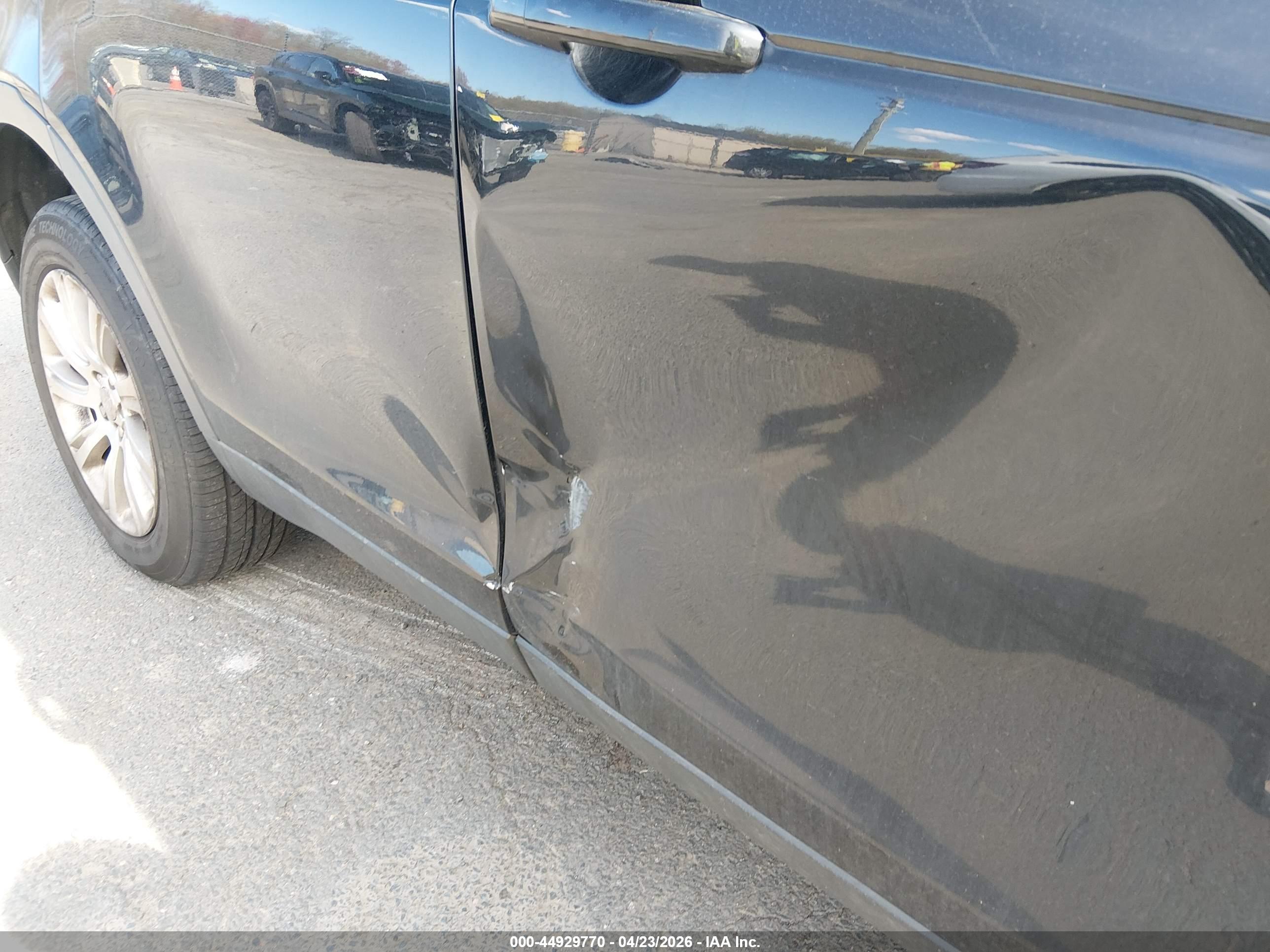 LAND ROVER image 6