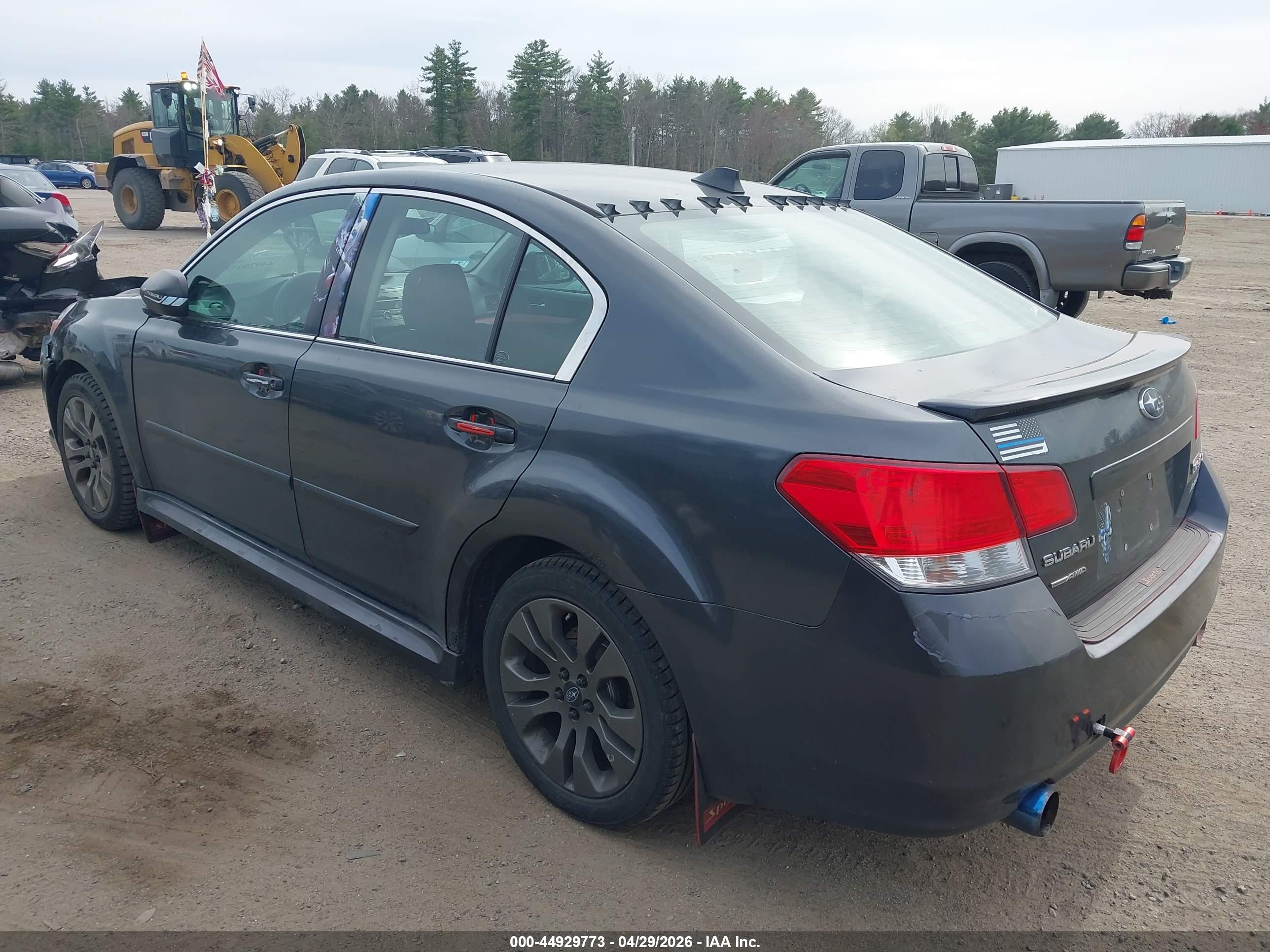 SUBARU LEGACY image 3