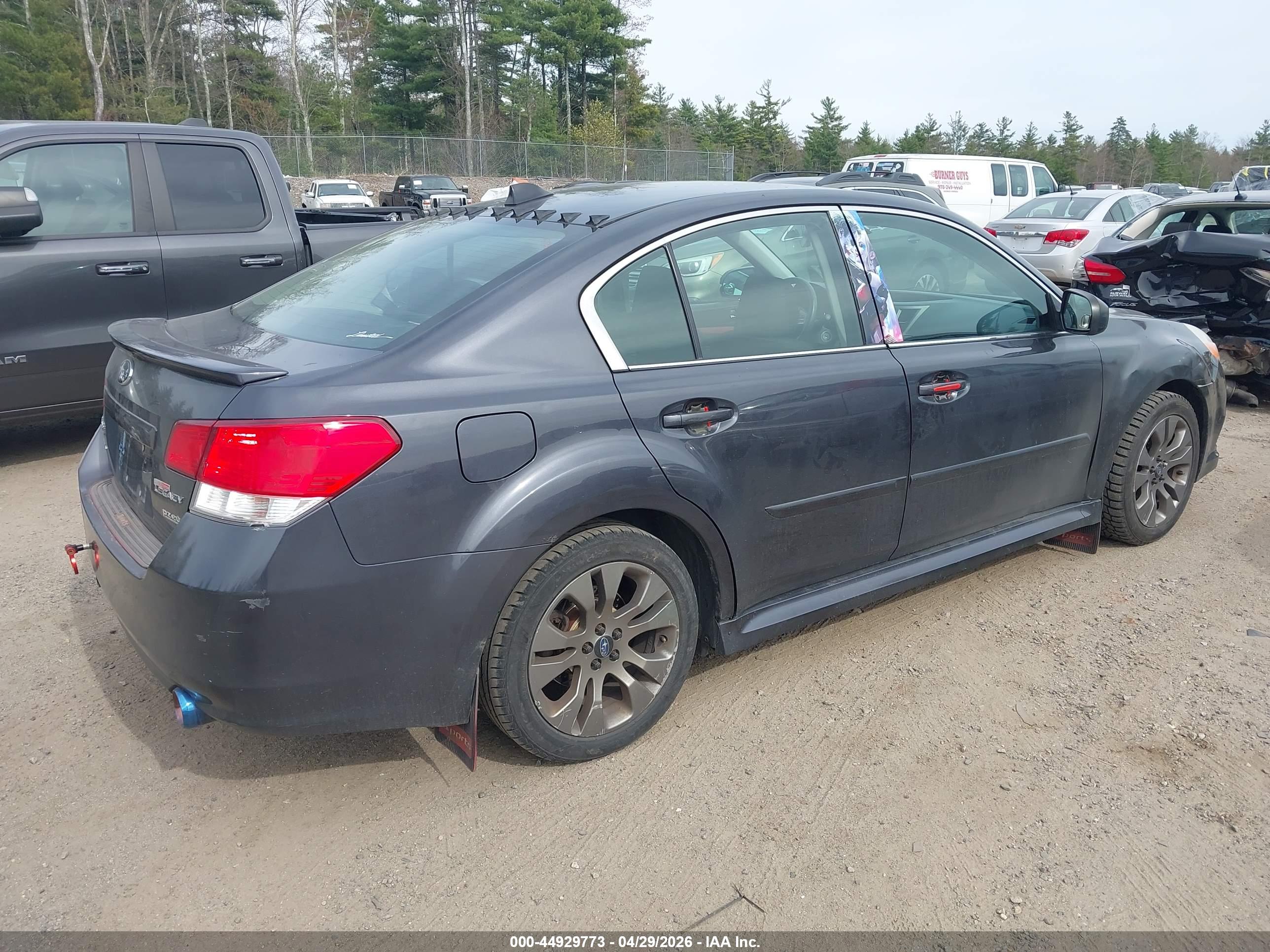 SUBARU LEGACY image 4