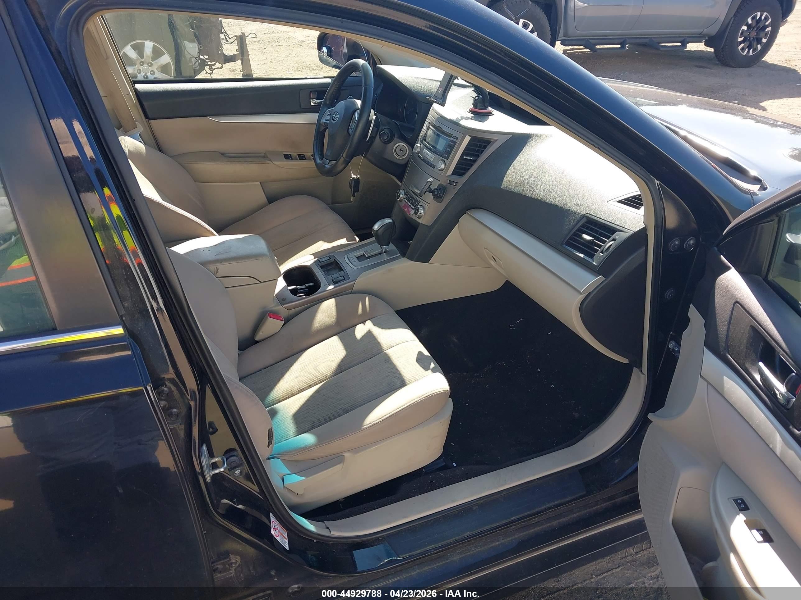 SUBARU LEGACY image 5