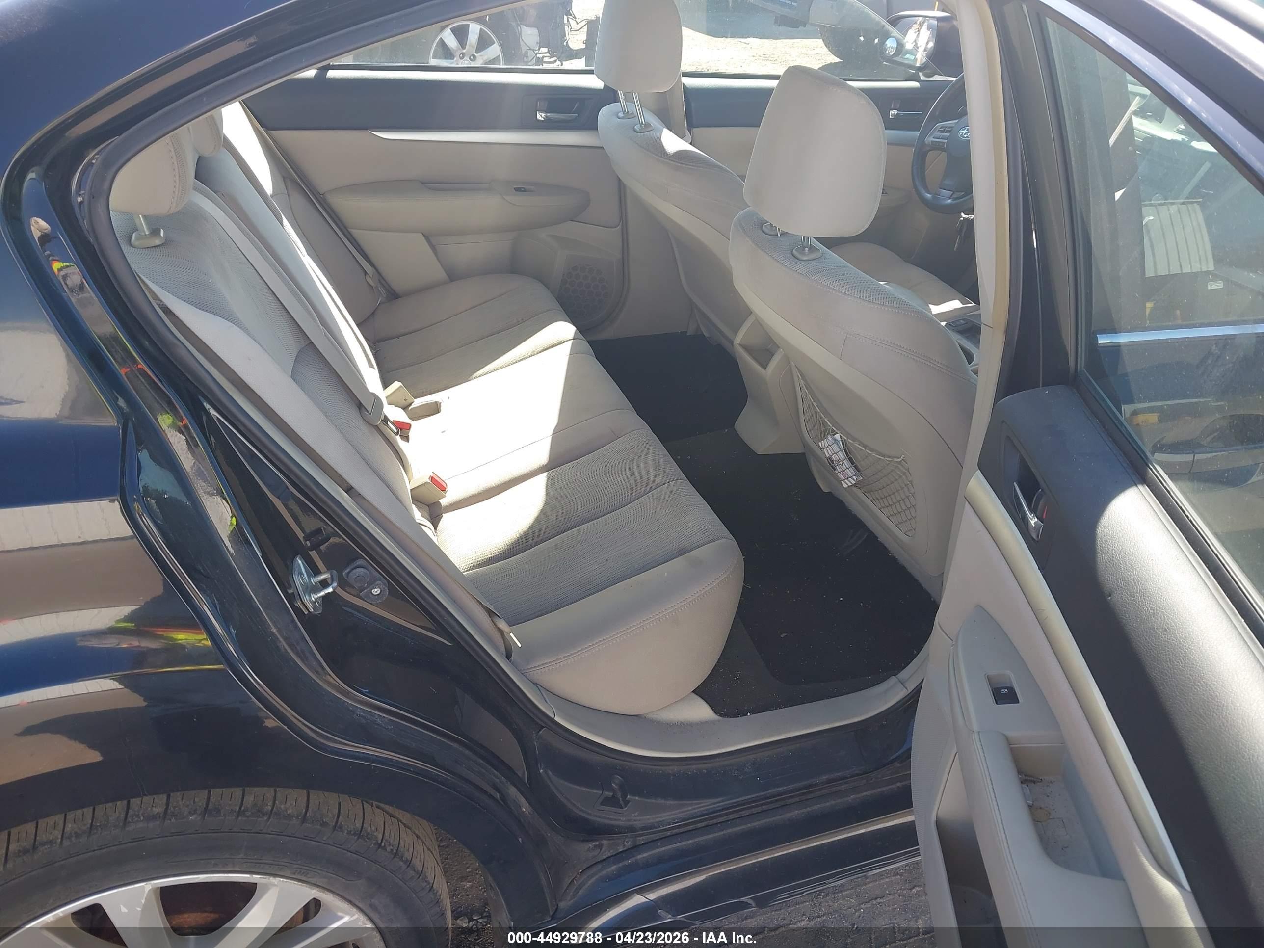 SUBARU LEGACY image 8