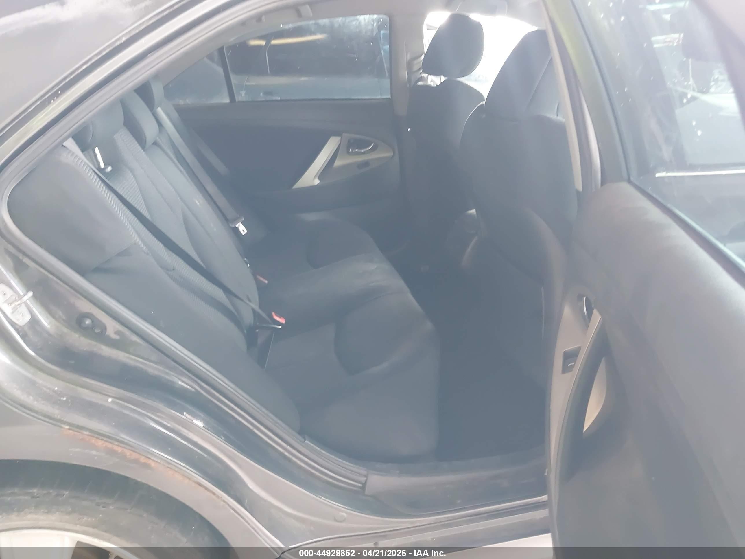 TOYOTA CAMRY image 8