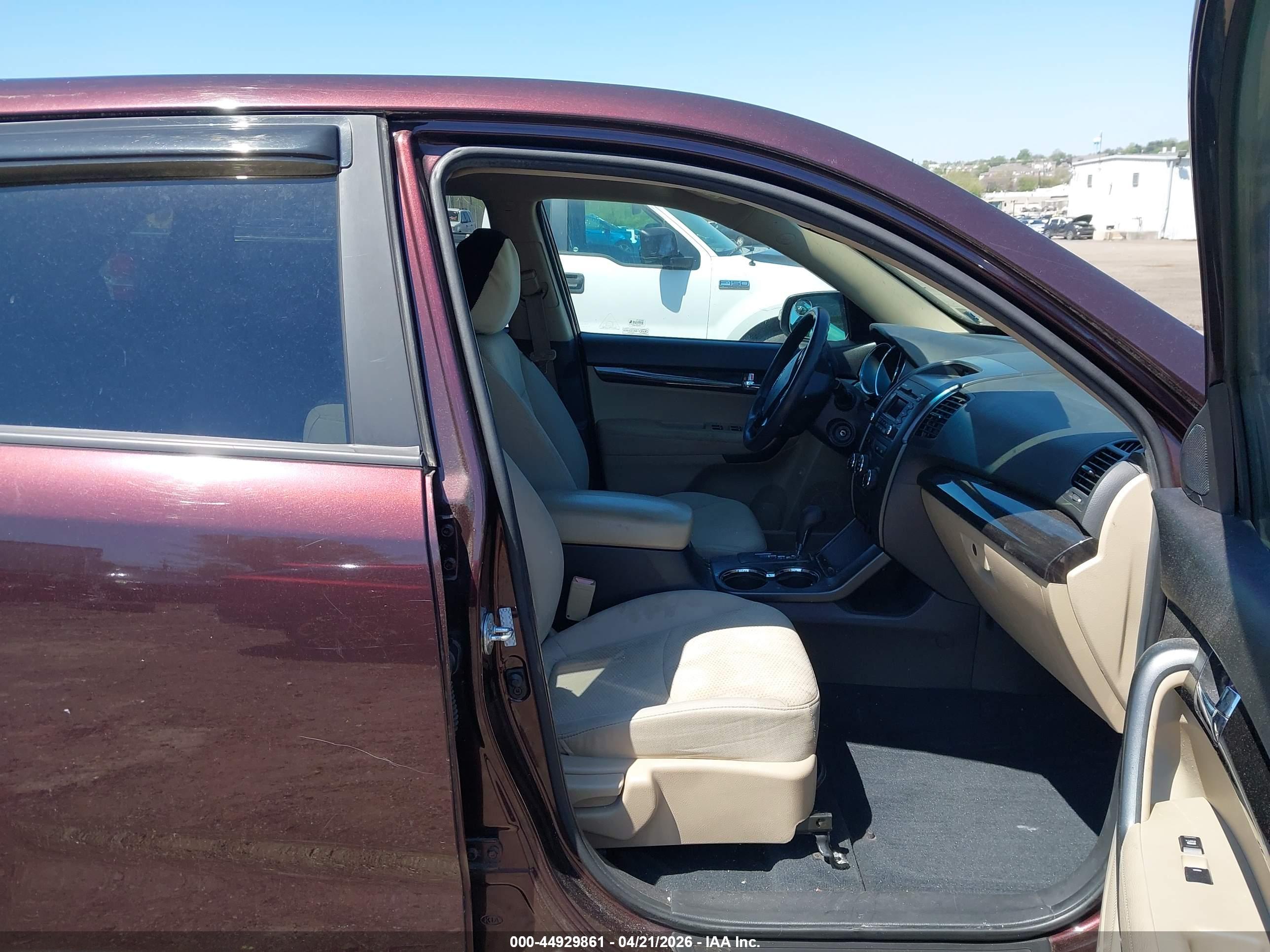KIA SORENTO image 5