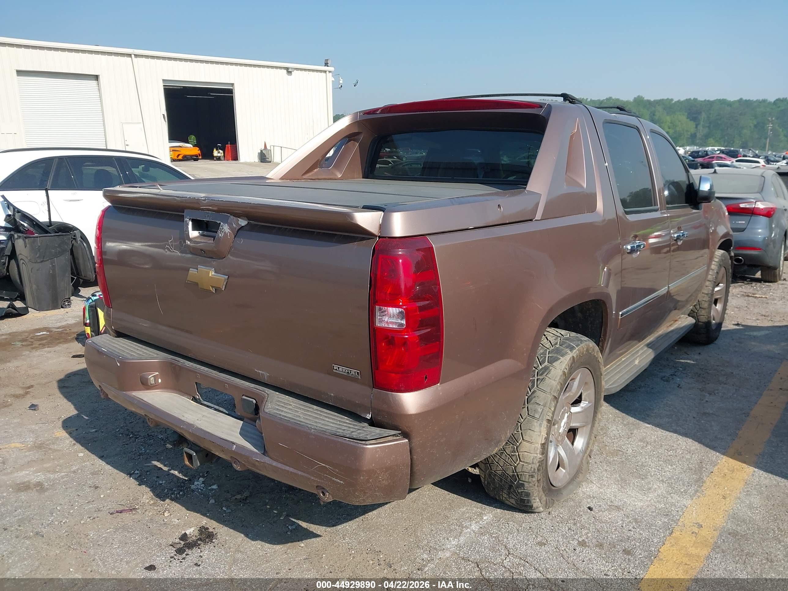 CHEVROLET AVALANCHE image 4