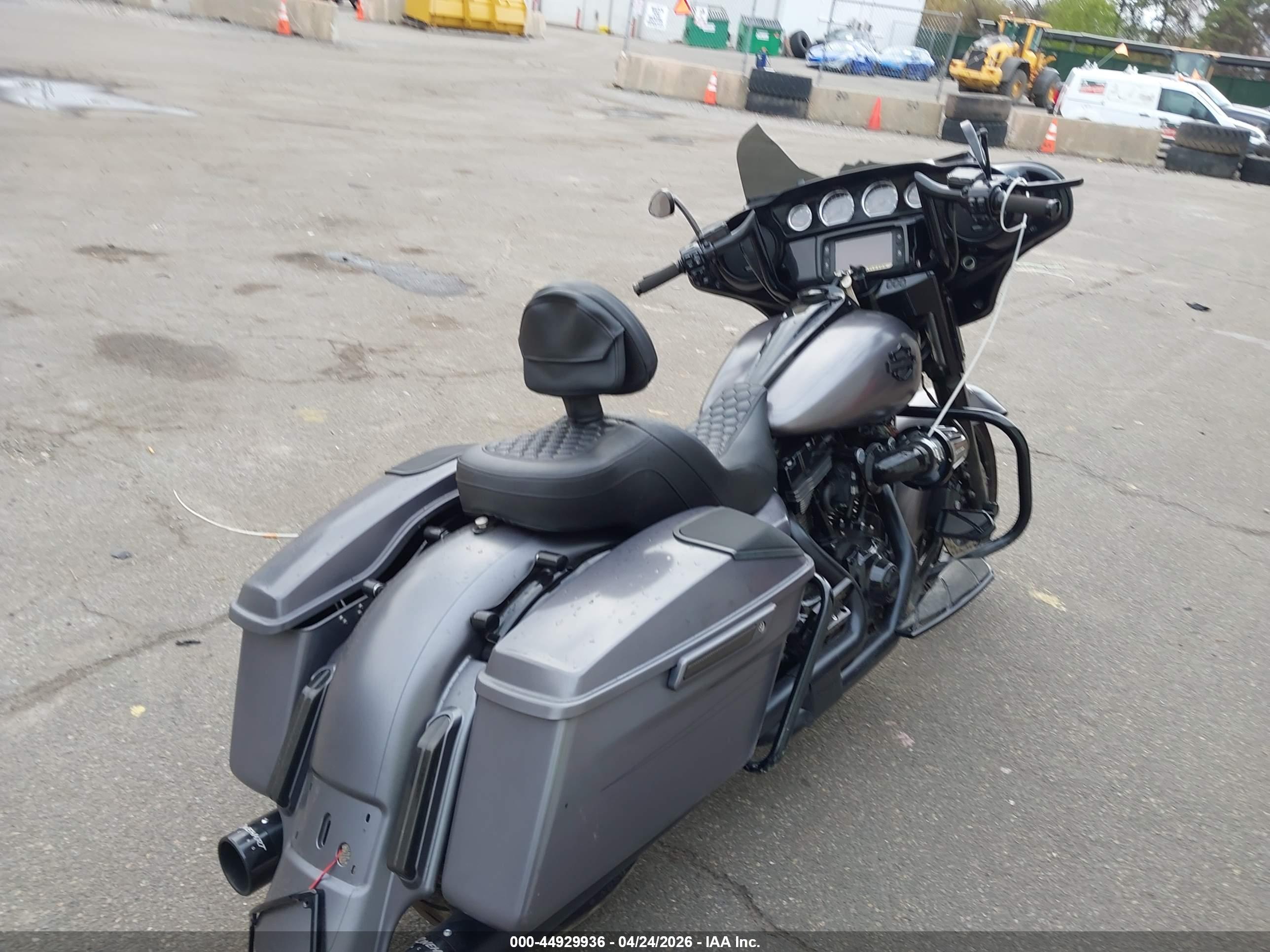 HARLEY-DAVIDSON FLHXS image 4