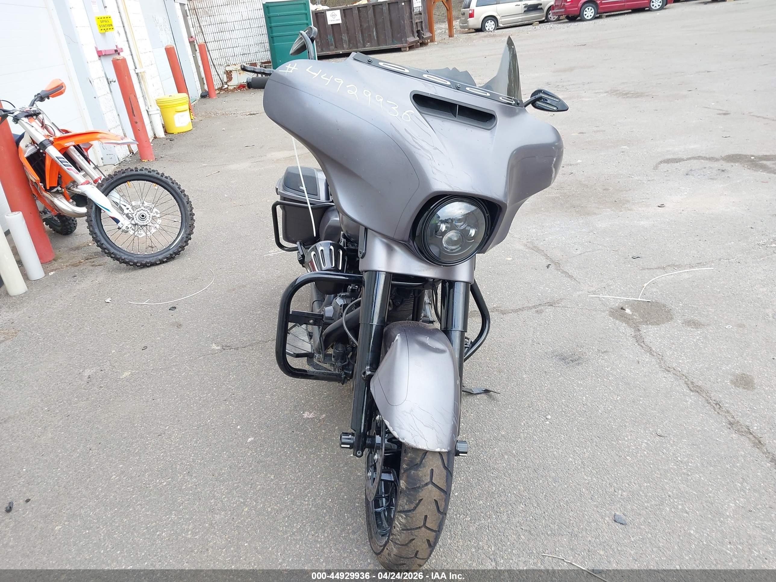 HARLEY-DAVIDSON FLHXS image 5