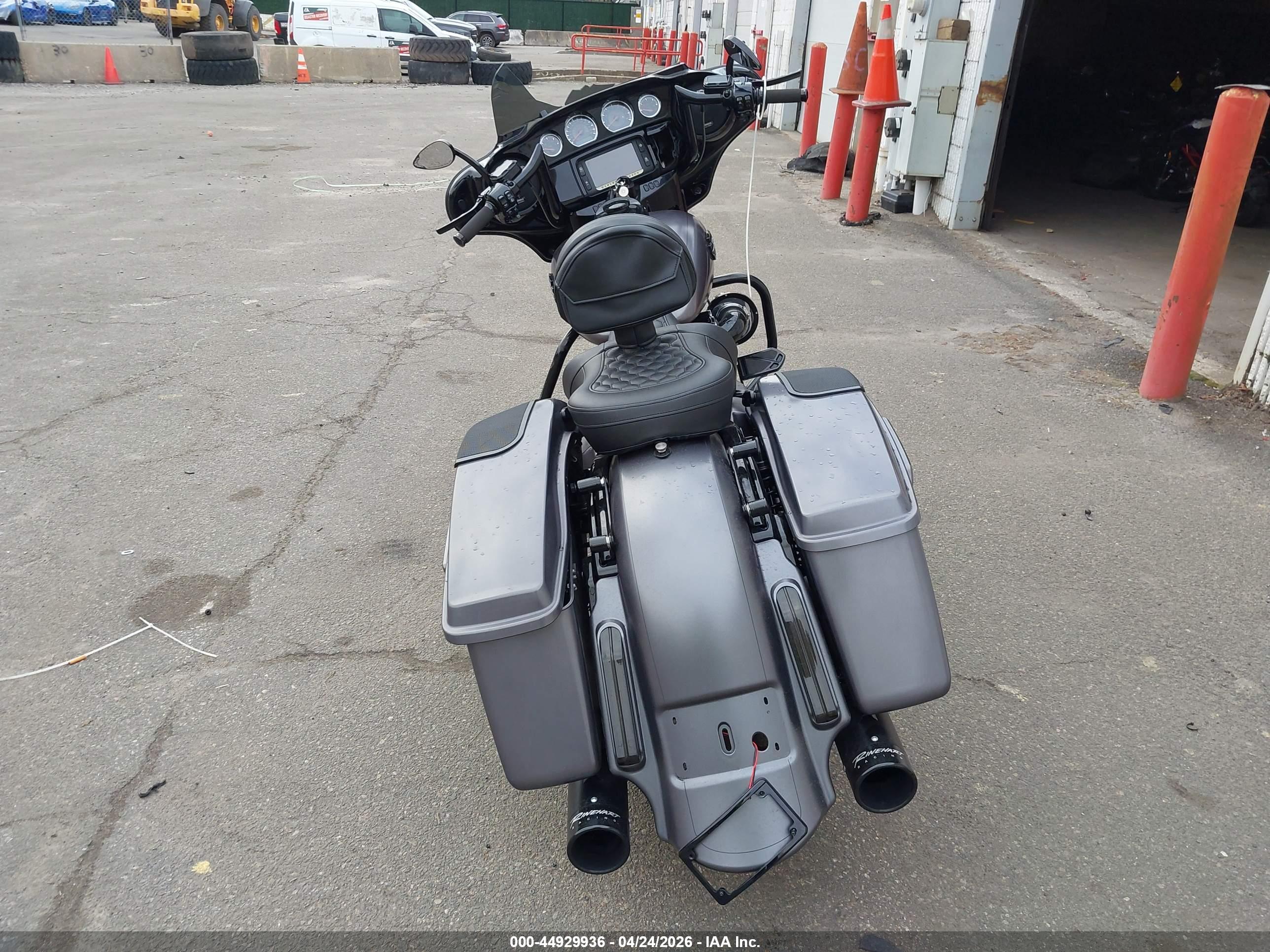 HARLEY-DAVIDSON FLHXS image 6