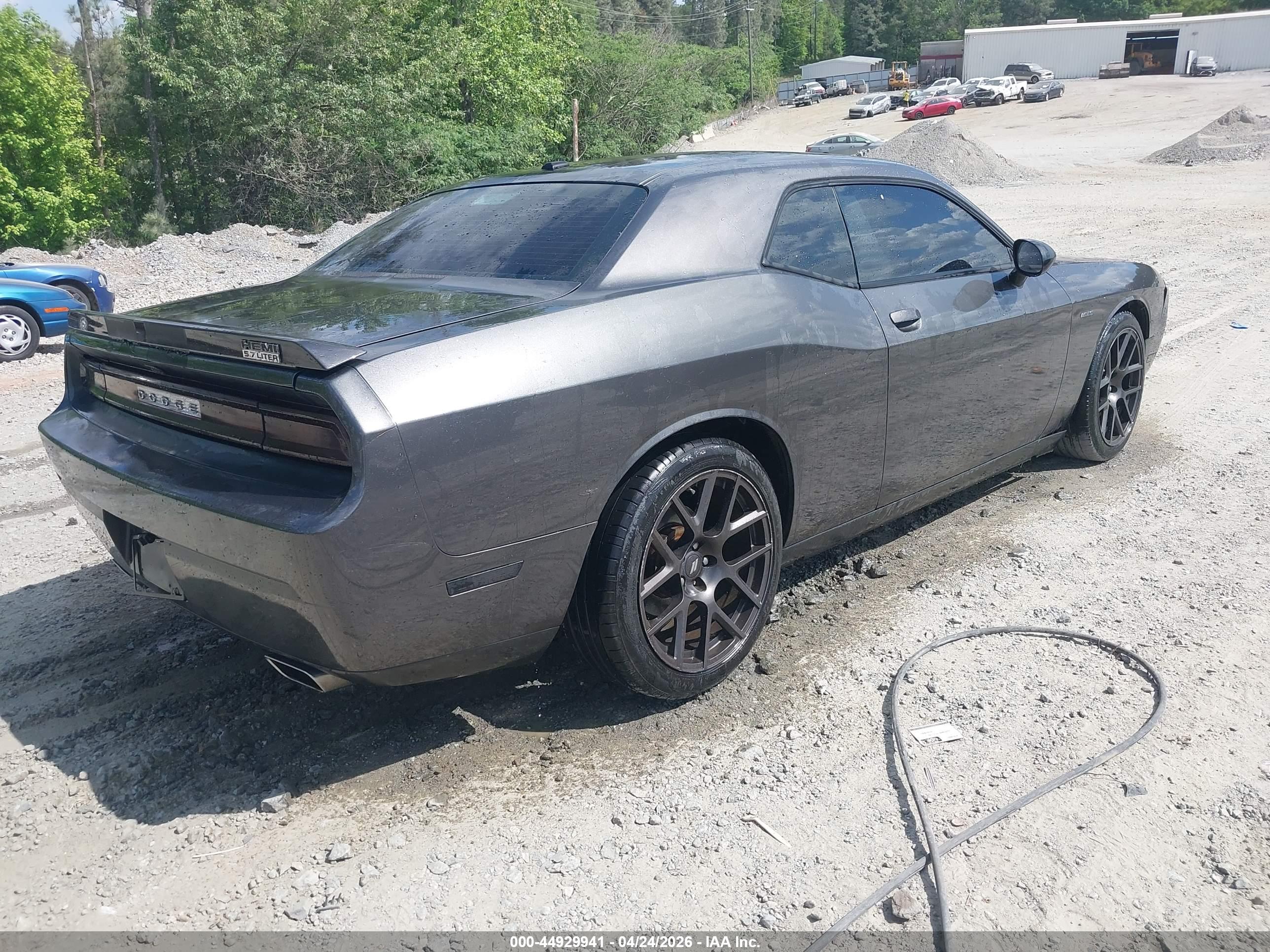 DODGE CHALLENGER image 4