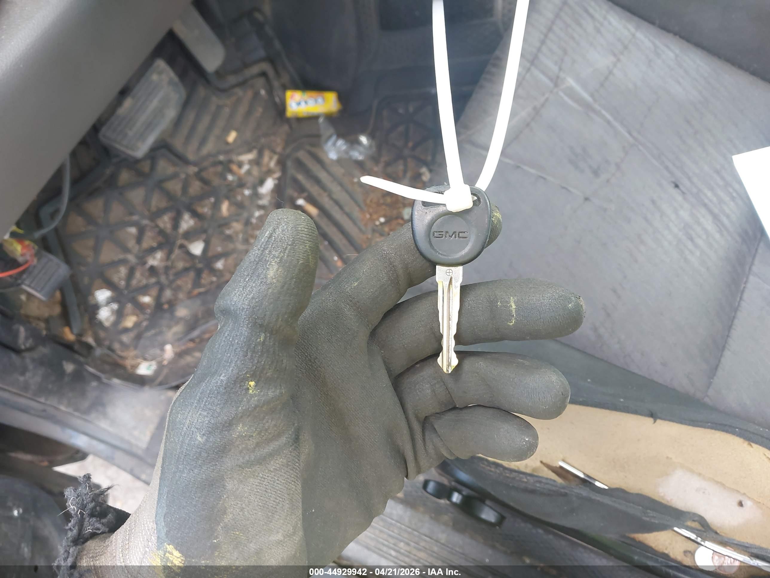 GMC SIERRA image 11