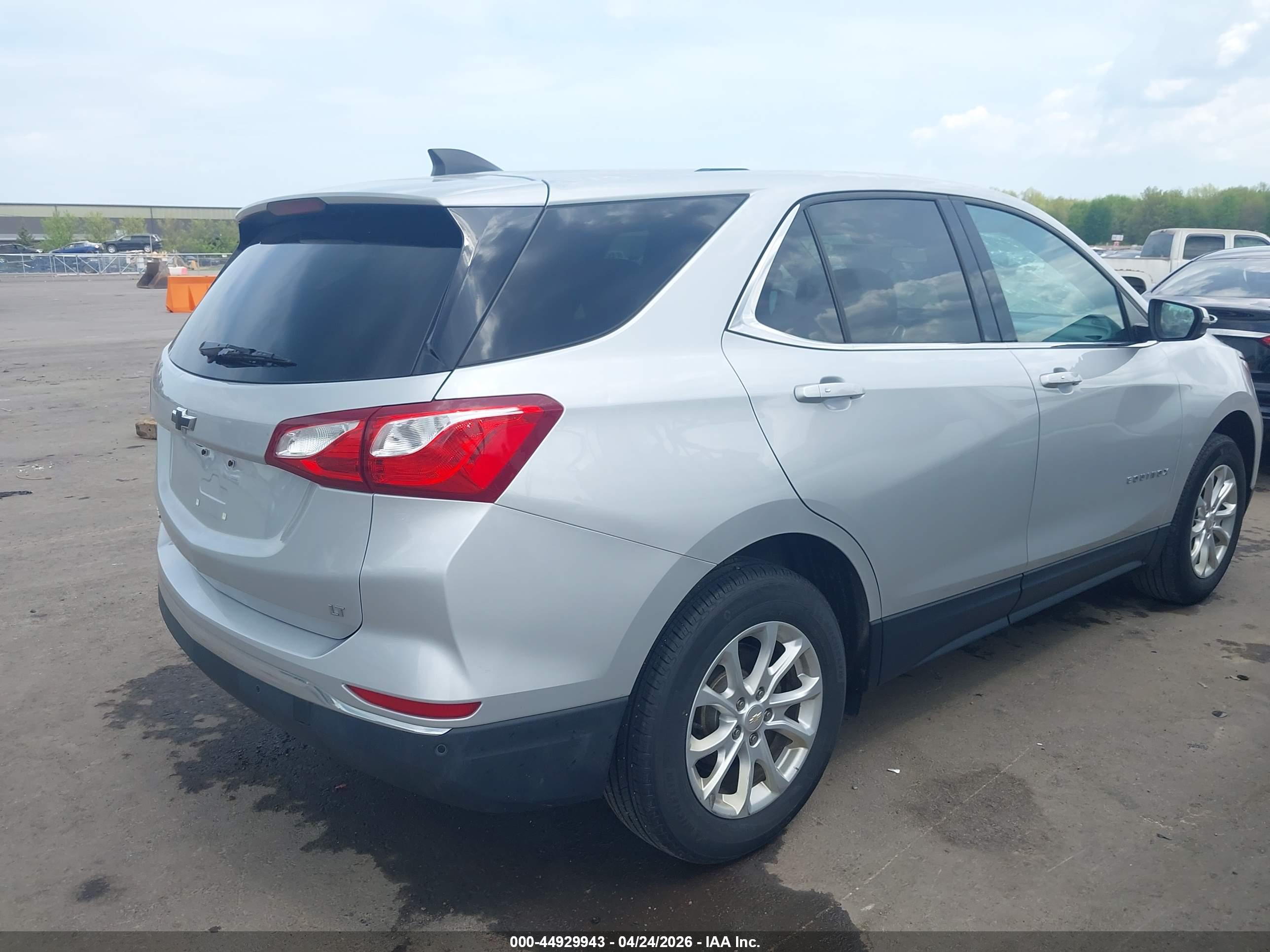 CHEVROLET EQUINOX image 4