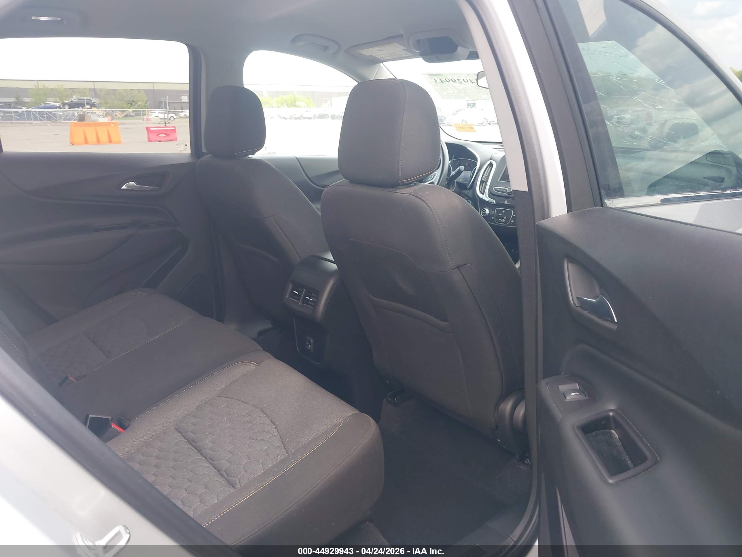 CHEVROLET EQUINOX image 8