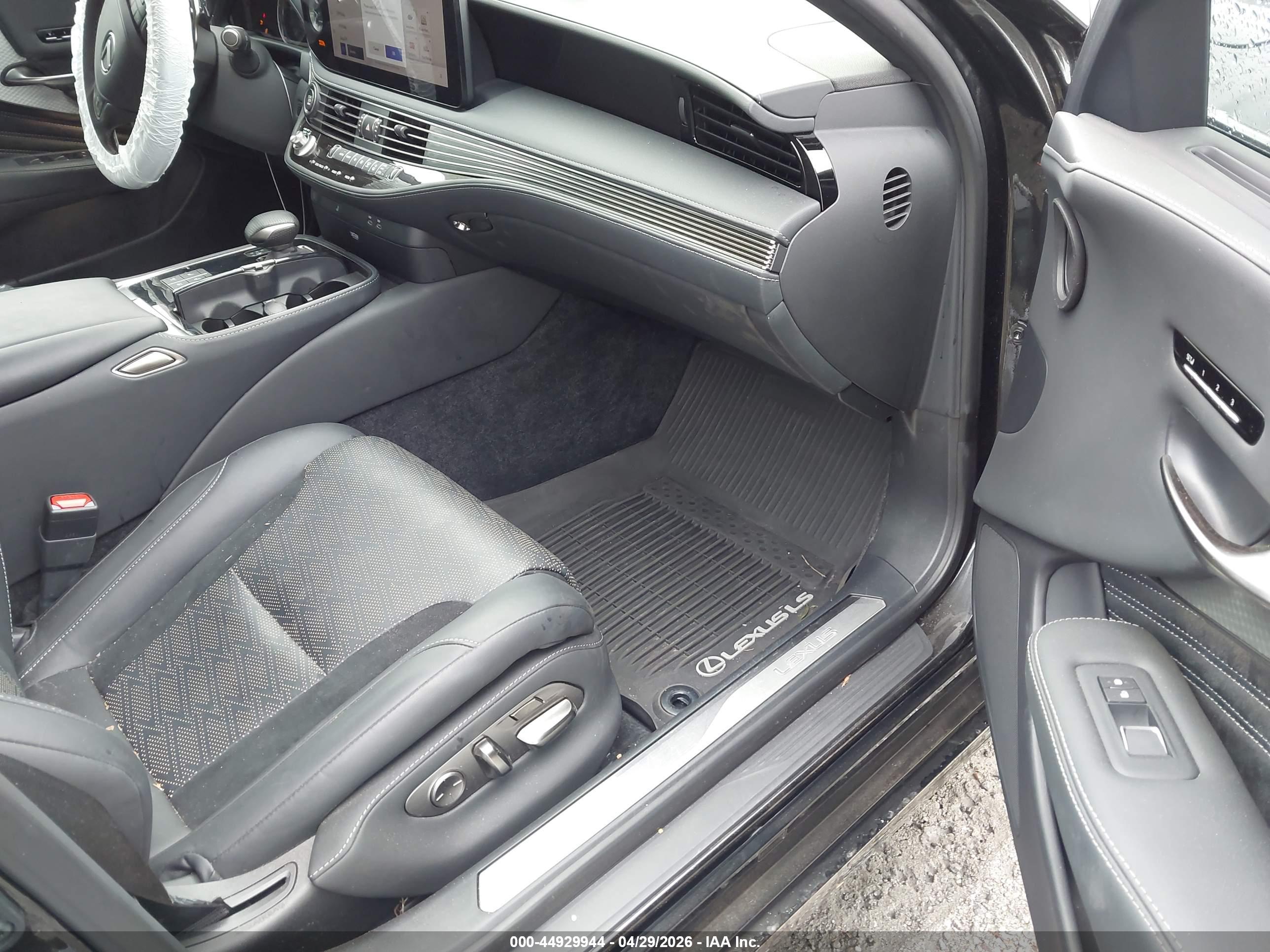 LEXUS LS image 5